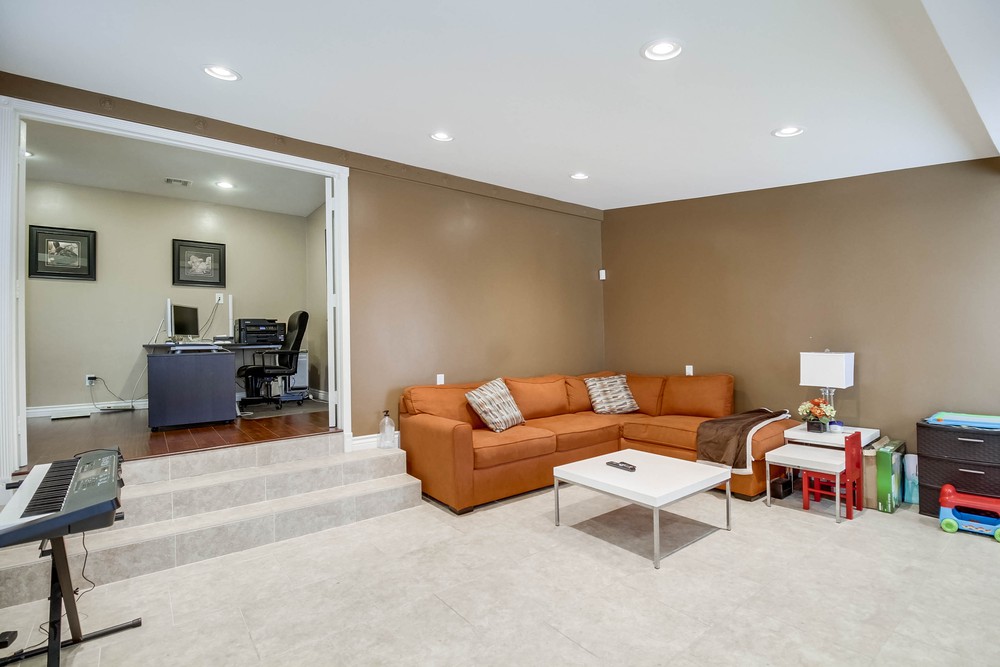 Virtual tour photo 33 of 58 for 5335 Quince St