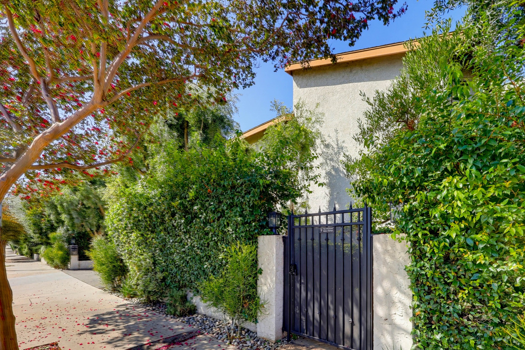Virtual tour photo 4 of 69 for 5339 Coldwater Canyon Ave Apt B