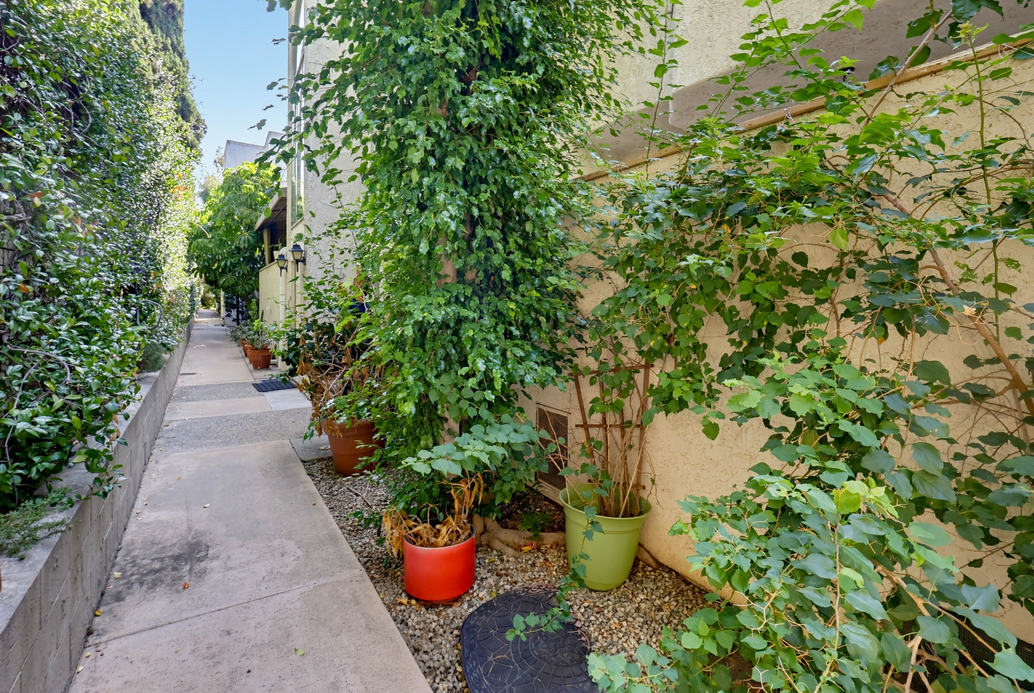 Virtual tour photo 7 of 69 for 5339 Coldwater Canyon Ave Apt B
