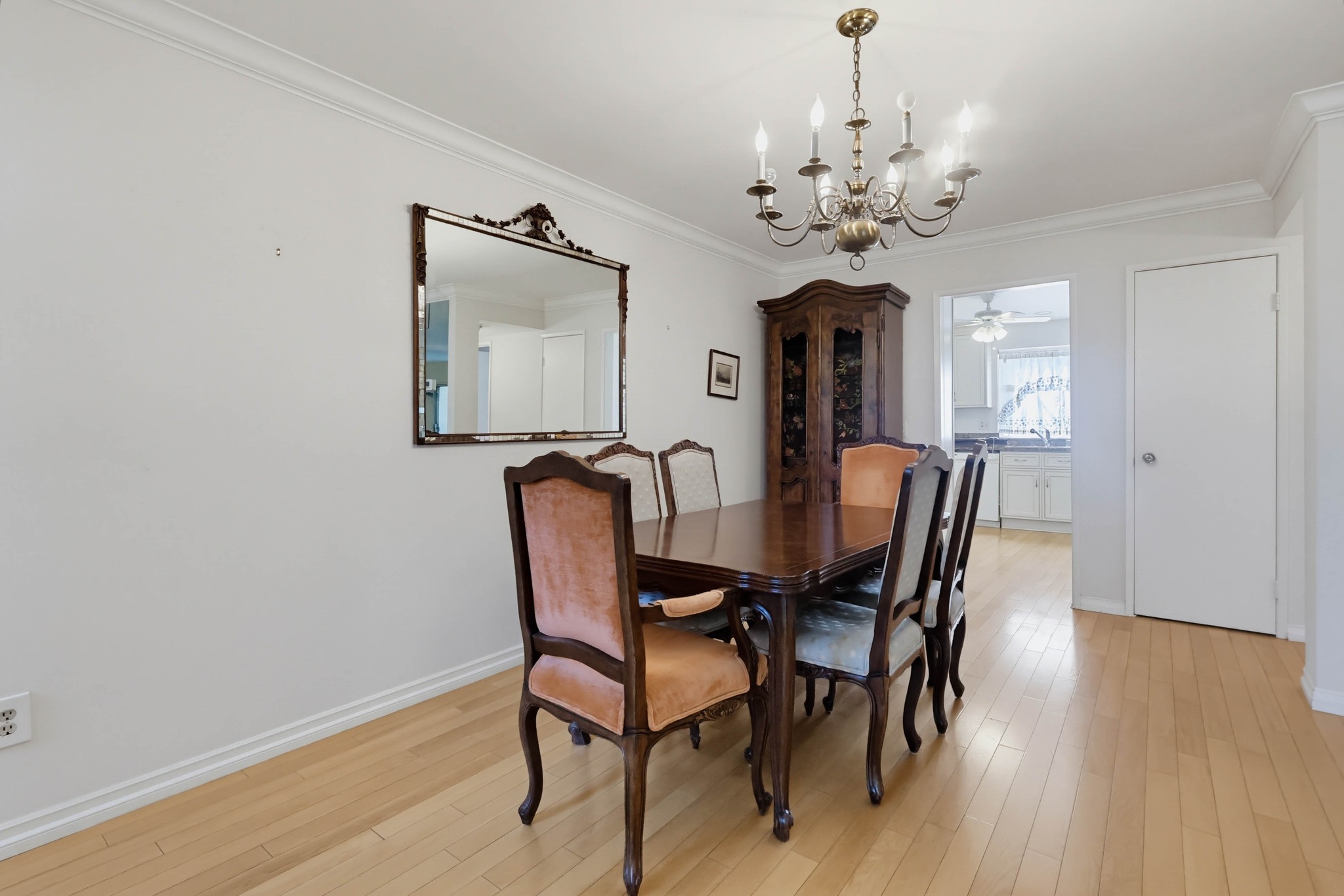 Virtual tour photo 10 of 69 for 5339 Coldwater Canyon Ave Apt B
