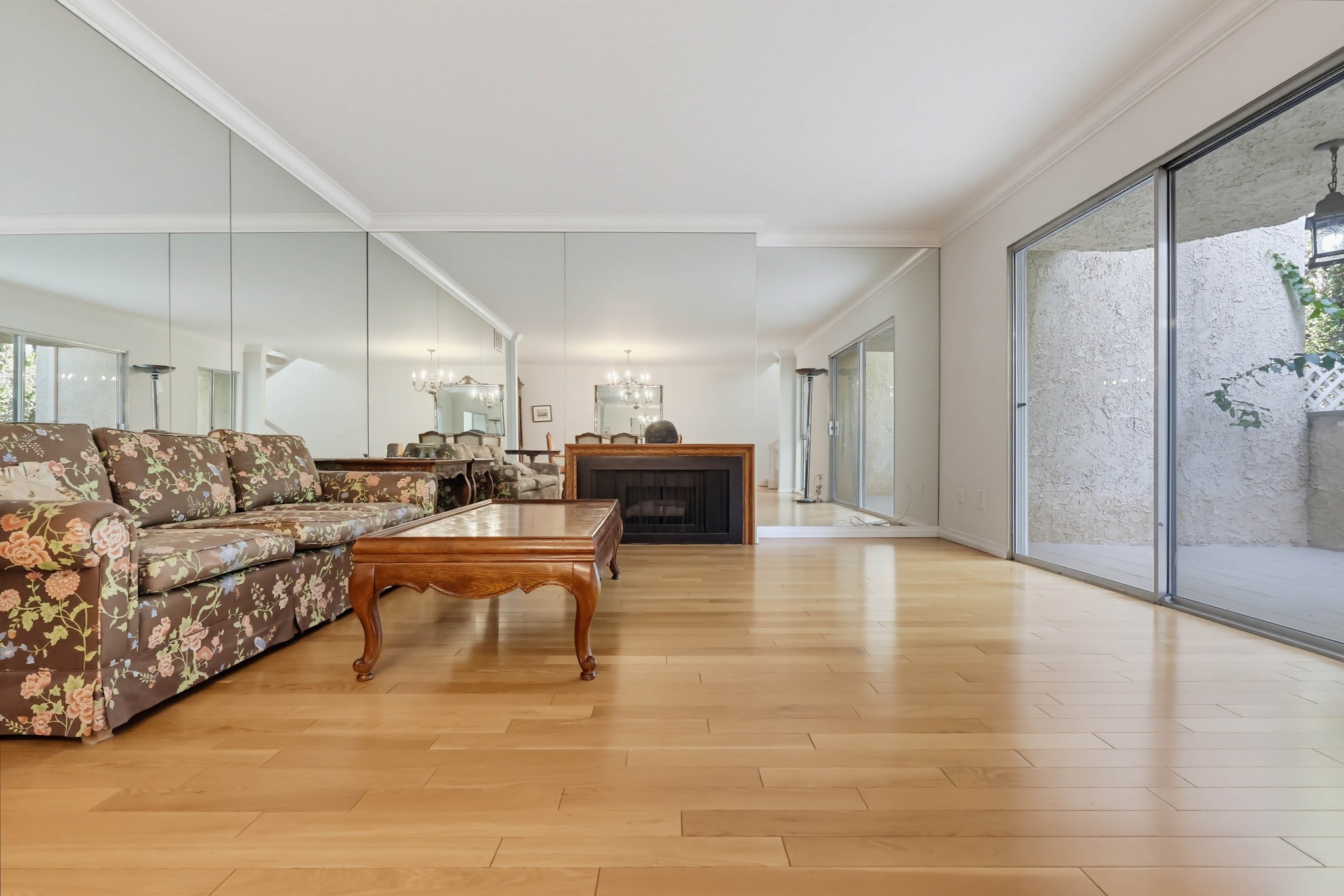 Virtual tour photo 13 of 69 for 5339 Coldwater Canyon Ave Apt B