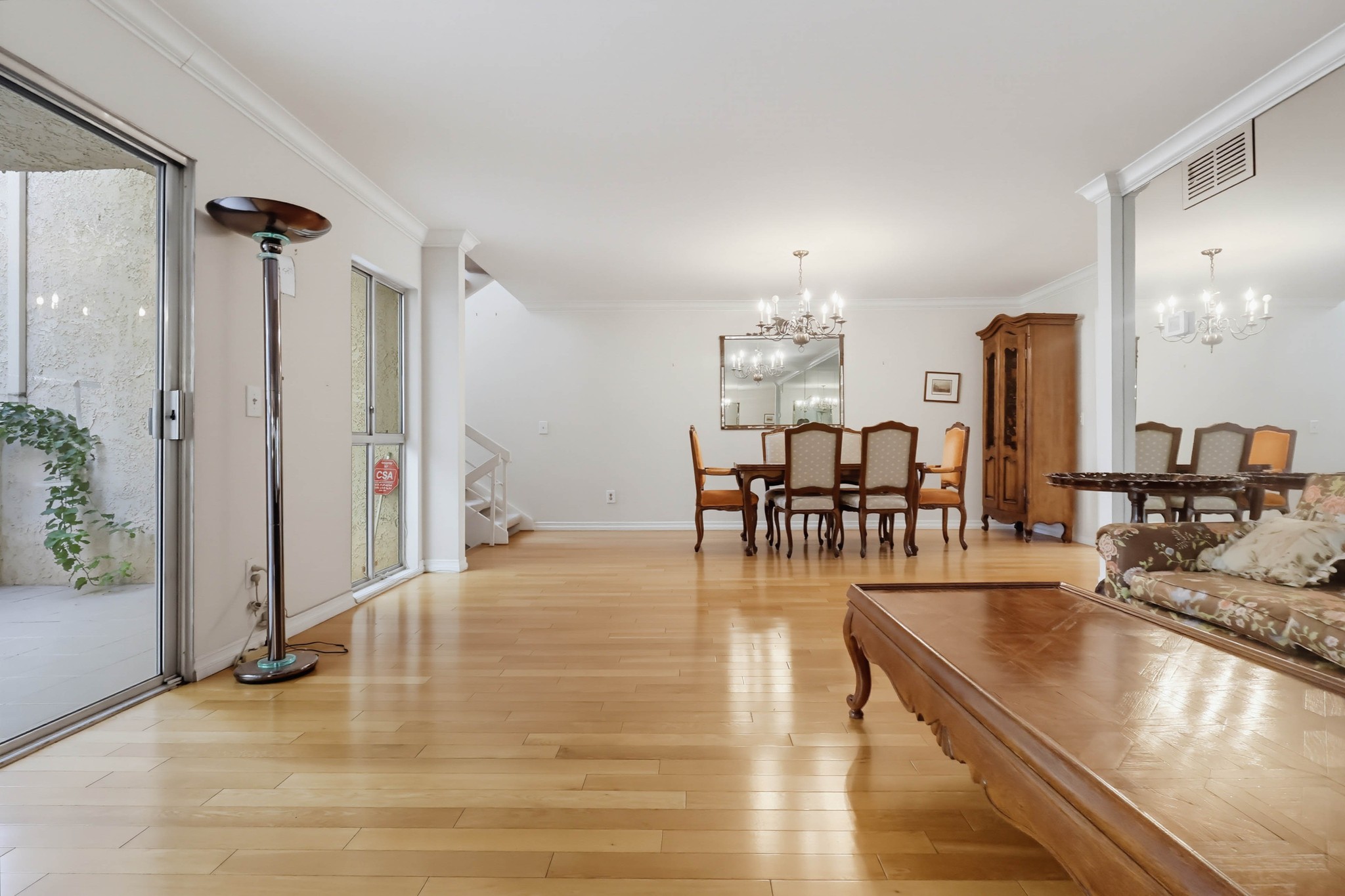 Virtual tour photo 16 of 69 for 5339 Coldwater Canyon Ave Apt B