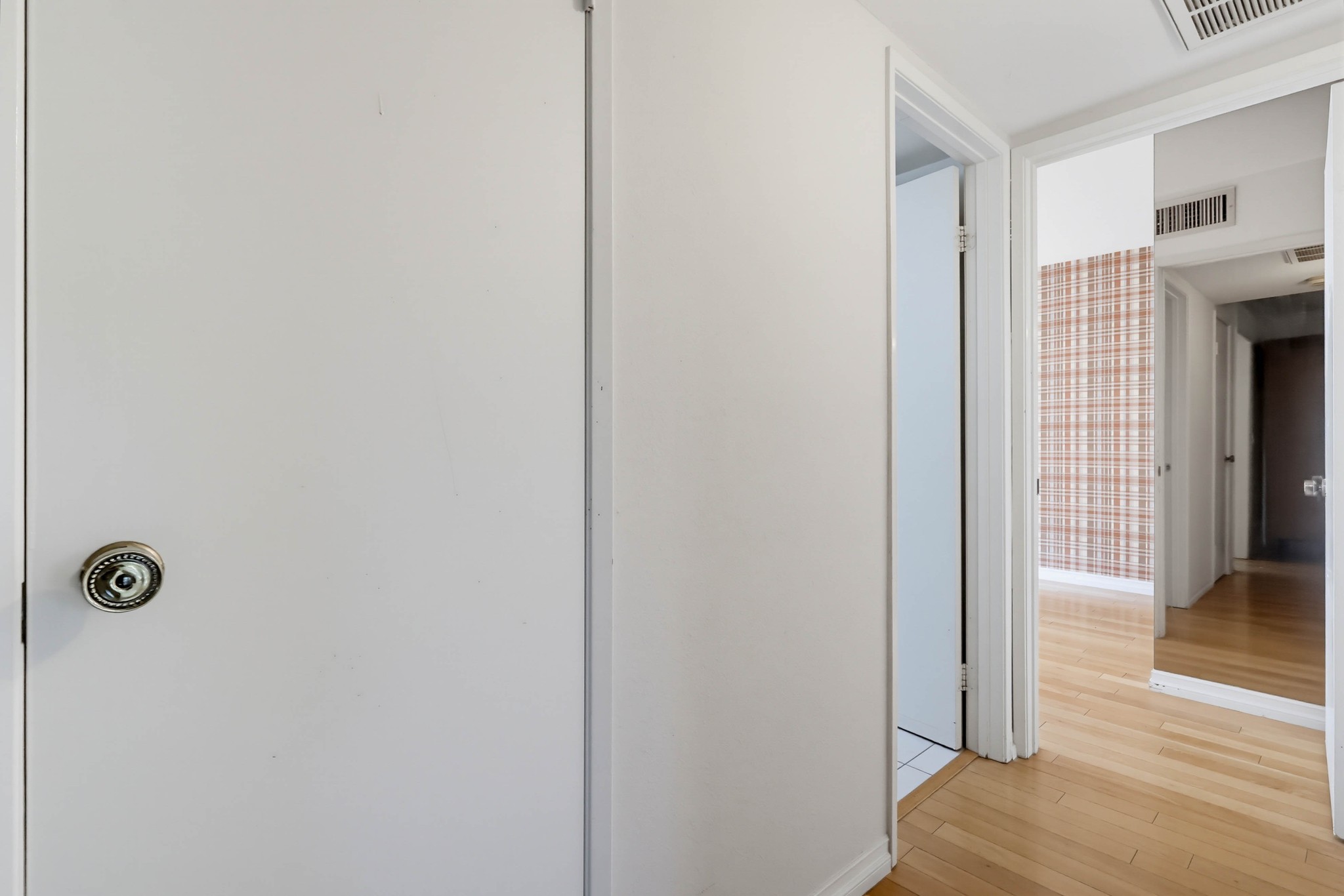 Virtual tour photo 21 of 69 for 5339 Coldwater Canyon Ave Apt B