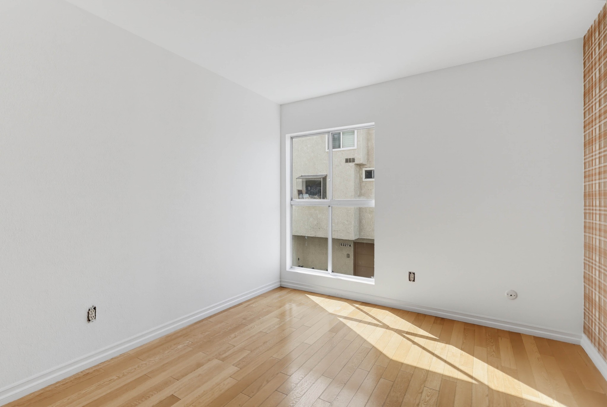 Virtual tour photo 25 of 69 for 5339 Coldwater Canyon Ave Apt B