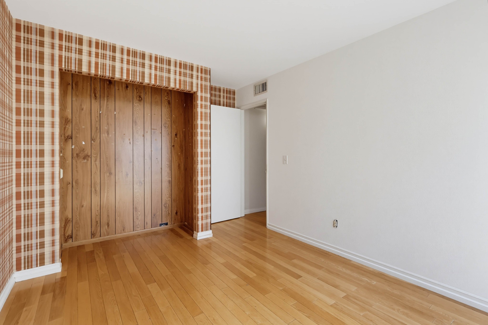 Virtual tour photo 26 of 69 for 5339 Coldwater Canyon Ave Apt B