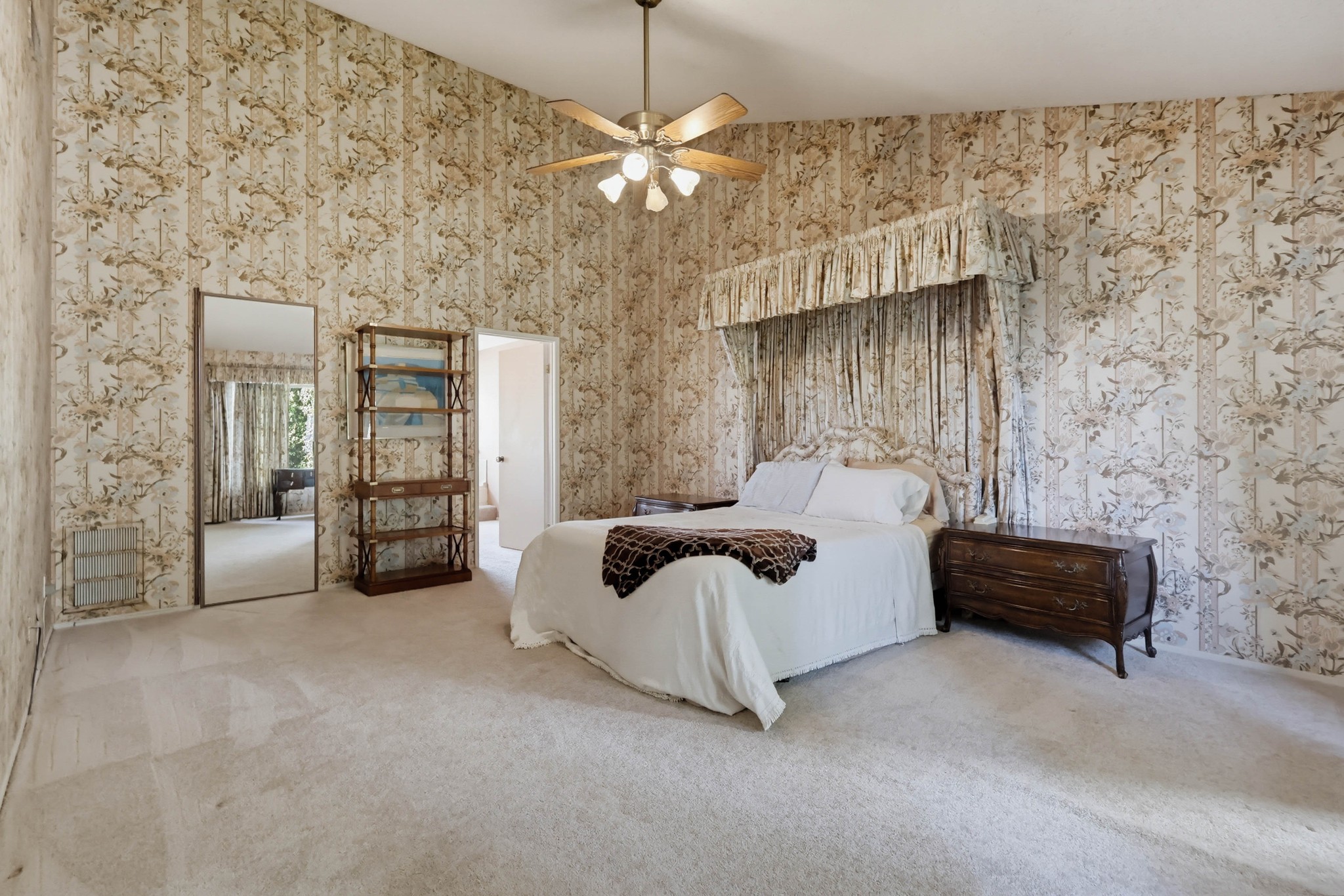 Virtual tour photo 49 of 69 for 5339 Coldwater Canyon Ave Apt B