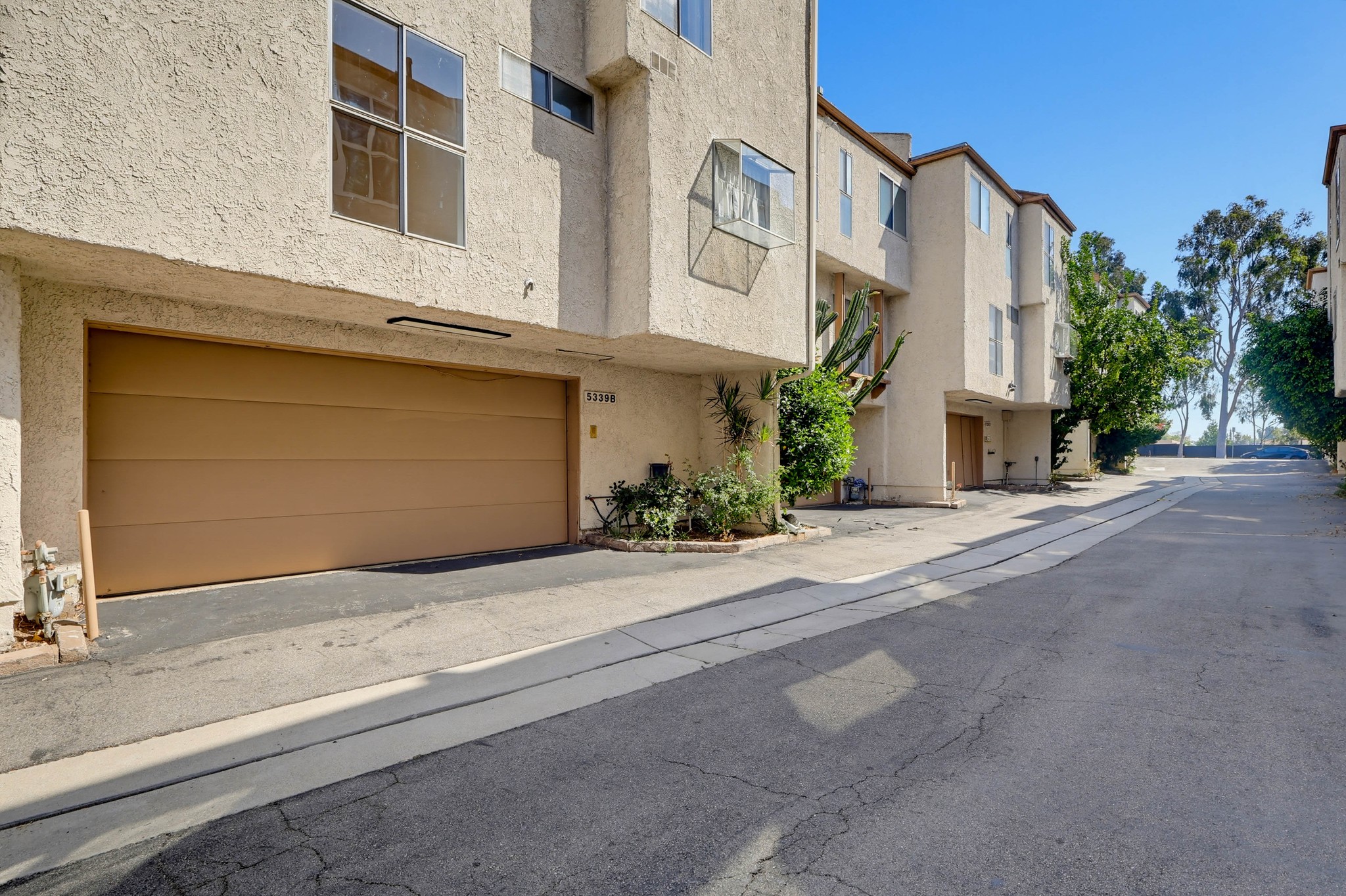 Virtual tour photo 61 of 69 for 5339 Coldwater Canyon Ave Apt B