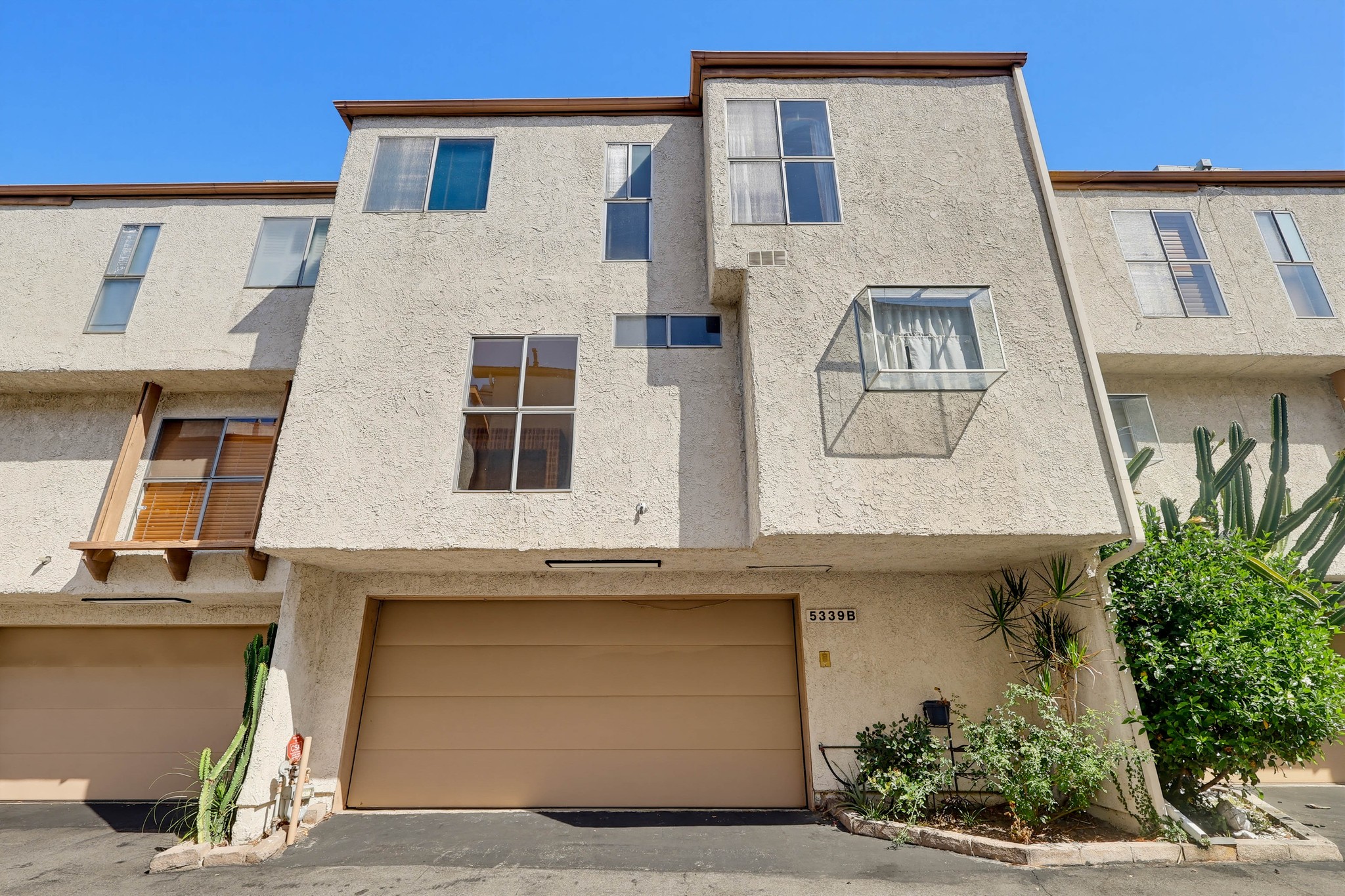Virtual tour photo 62 of 69 for 5339 Coldwater Canyon Ave Apt B