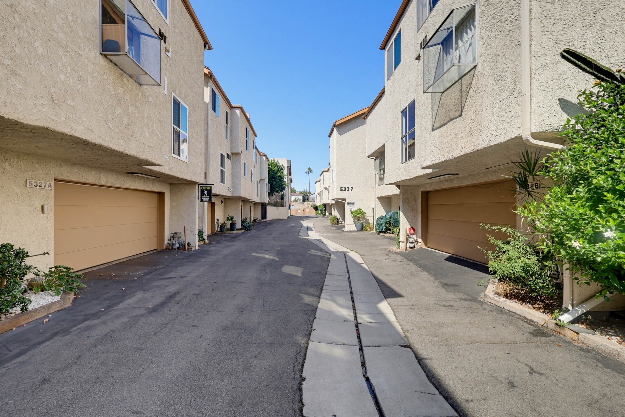 Virtual tour photo 64 of 69 for 5339 Coldwater Canyon Ave Apt B