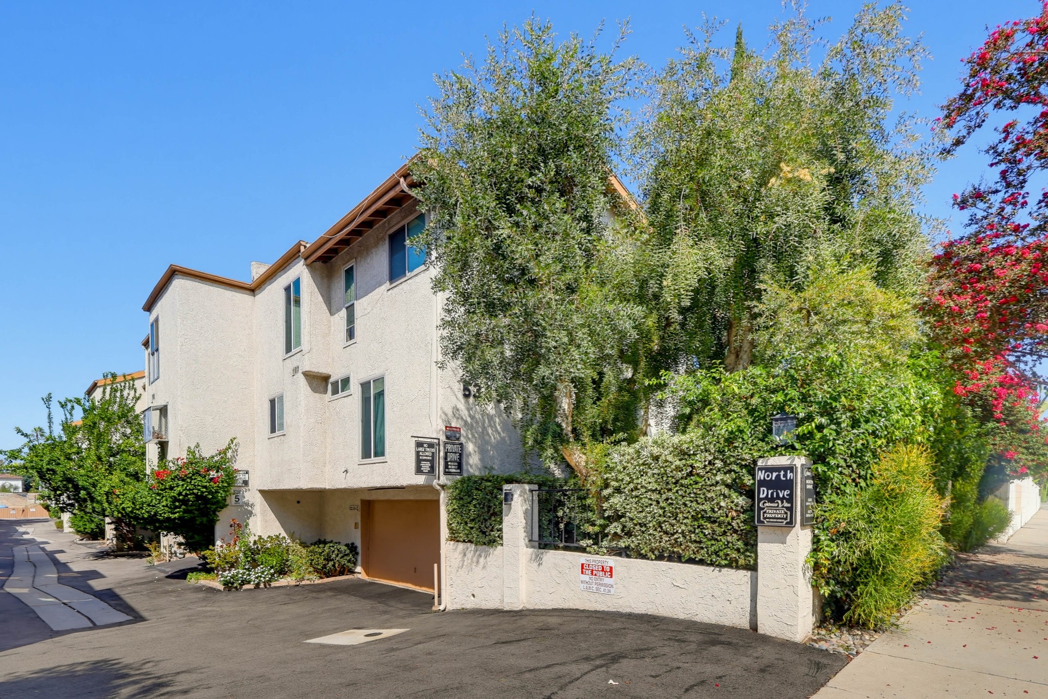 Virtual tour photo 66 of 69 for 5339 Coldwater Canyon Ave Apt B