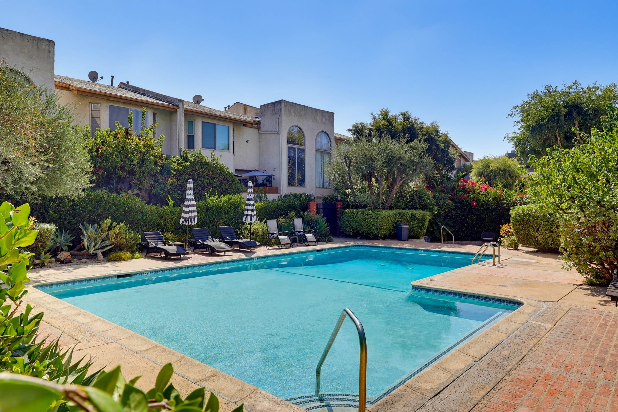 Virtual tour photo 67 of 69 for 5339 Coldwater Canyon Ave Apt B
