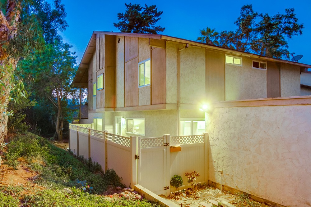 Virtual tour photo 3 of 46 for 5345 Caminito Mindy