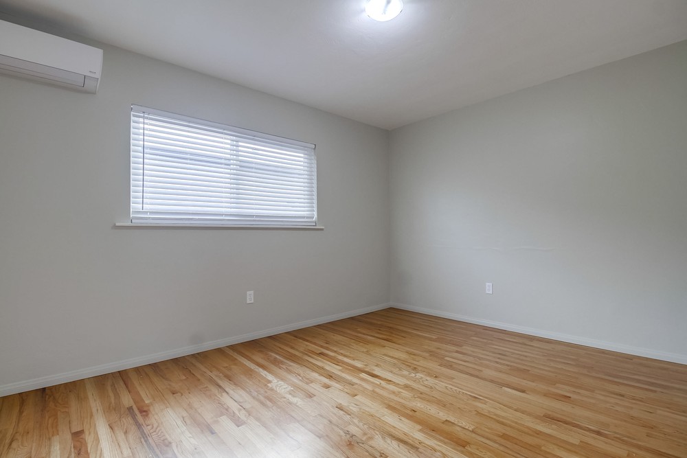 Virtual tour photo 32 of 55 for 5345 Roswell St