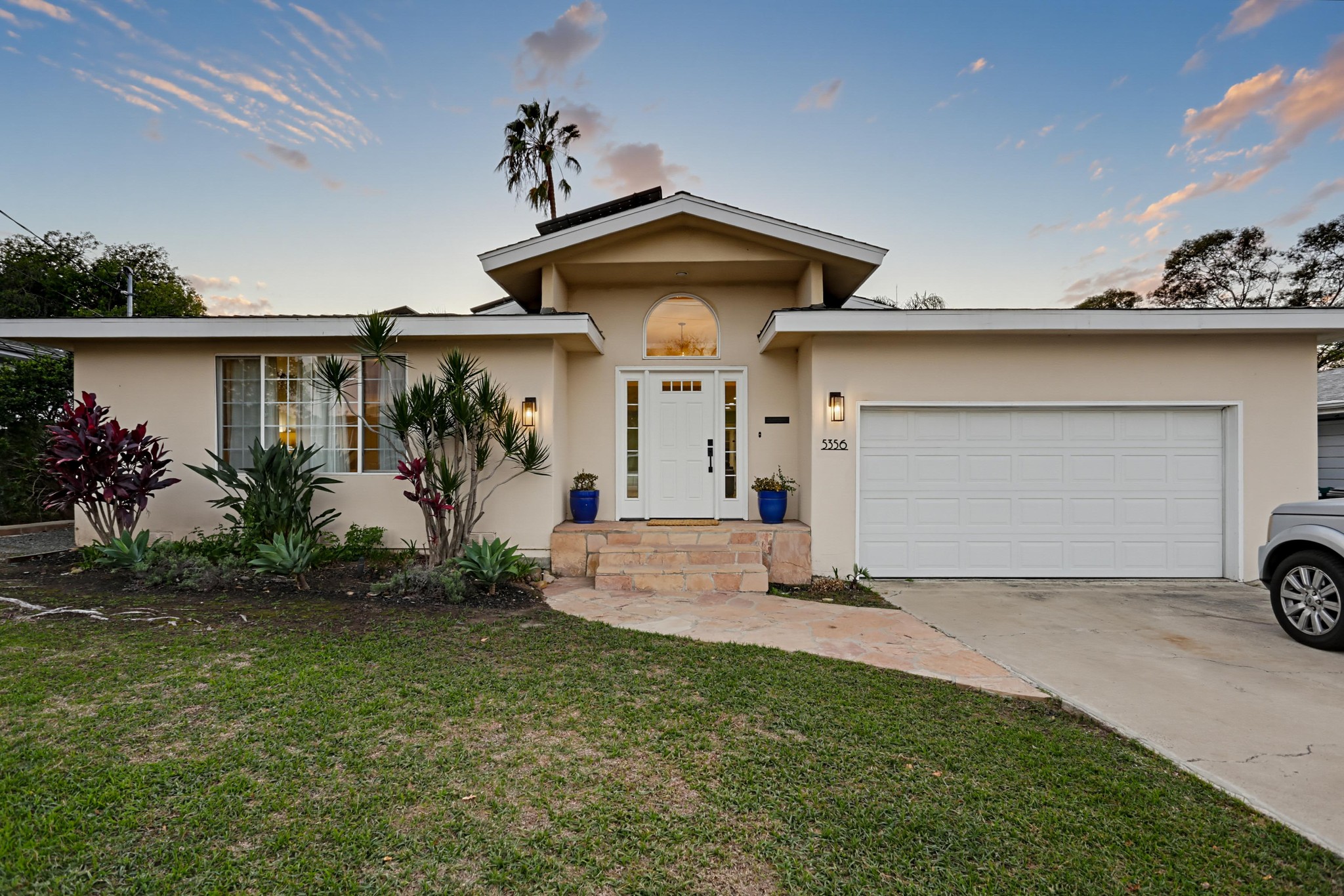 Virtual tour photo 5 of 46 for 5356 W Falls View Dr