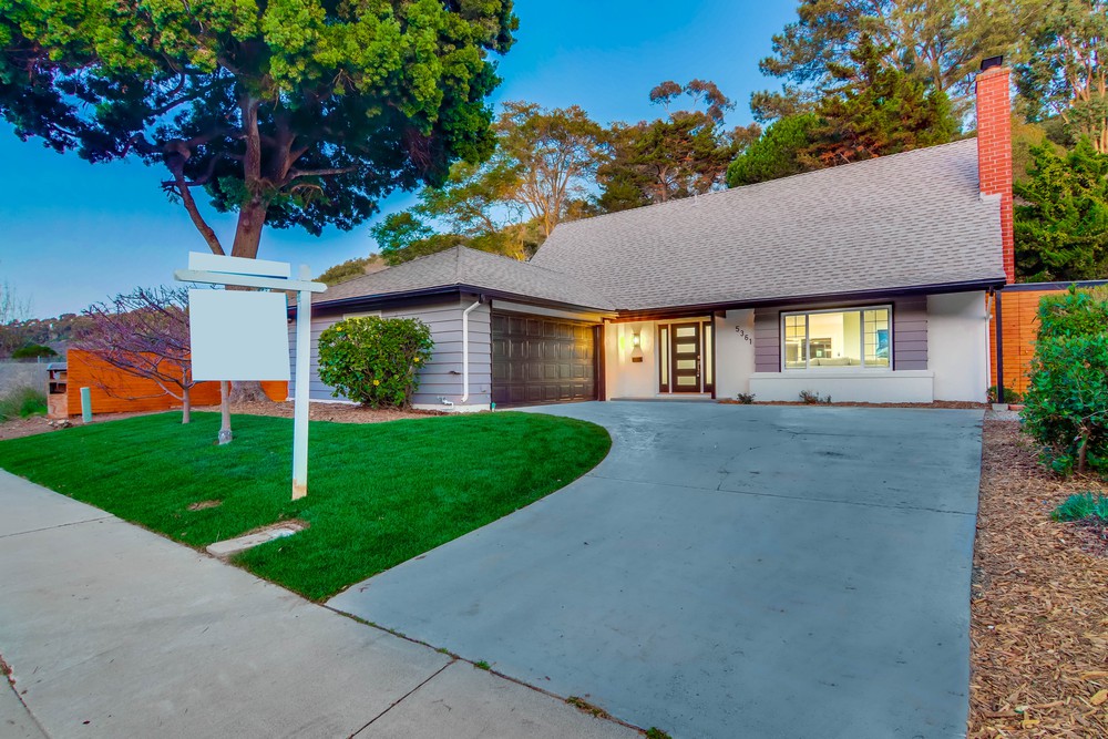 Virtual tour photo 1 of 100 for 5361 Vickie Dr