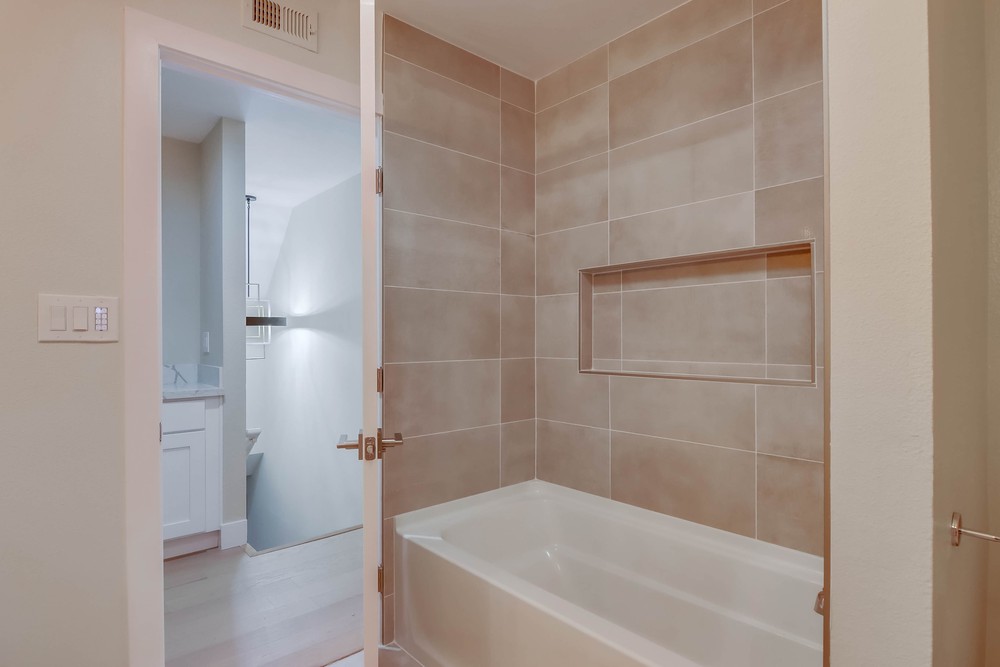 Virtual tour photo 55 of 100 for 5361 Vickie Dr