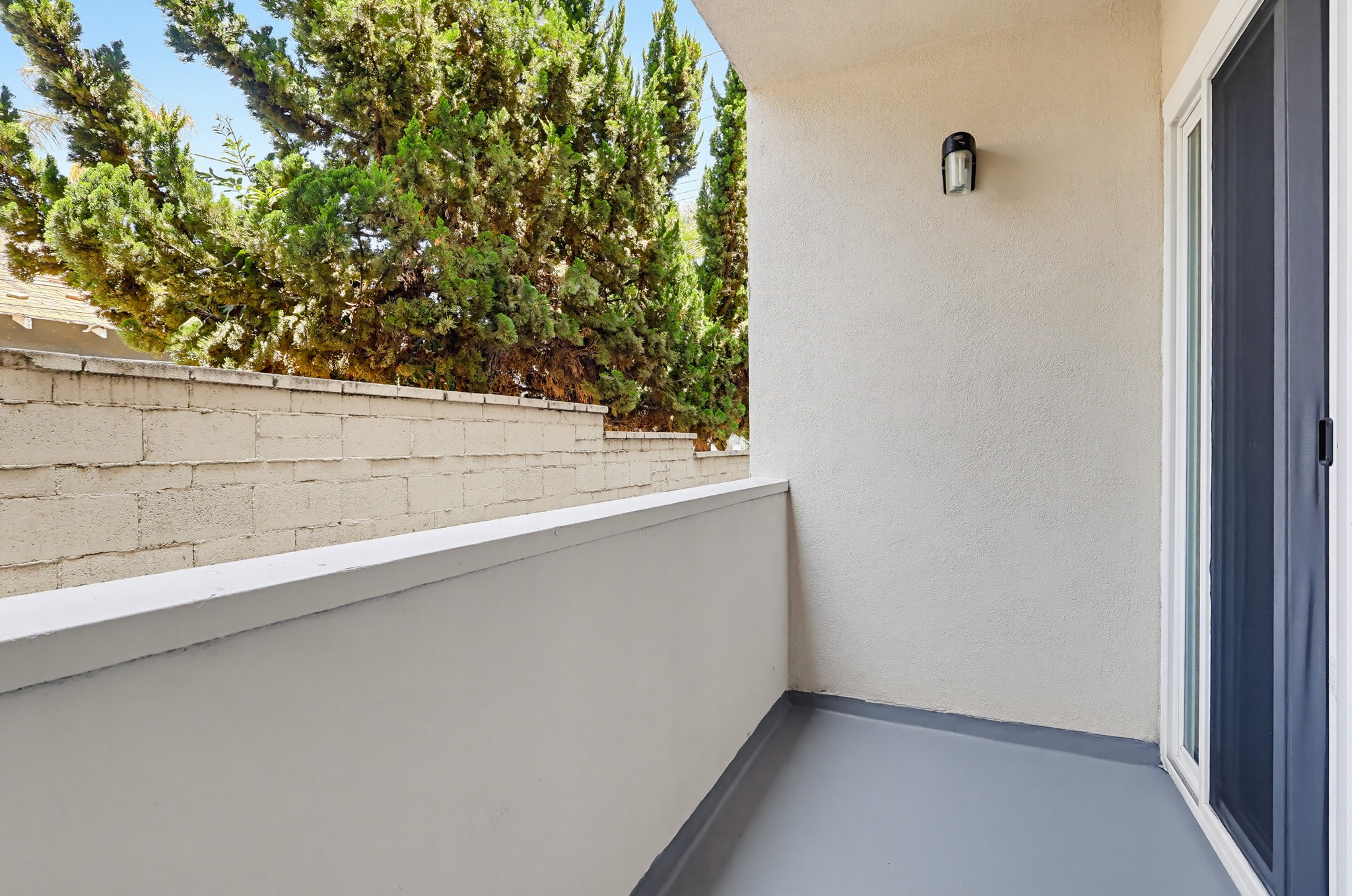 Virtual tour photo 23 of 75 for 537 W Hyde Park Blvd #105