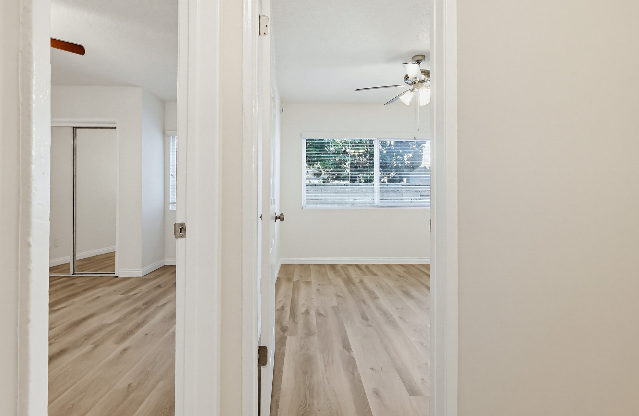 Virtual tour photo 43 of 75 for 537 W Hyde Park Blvd #105