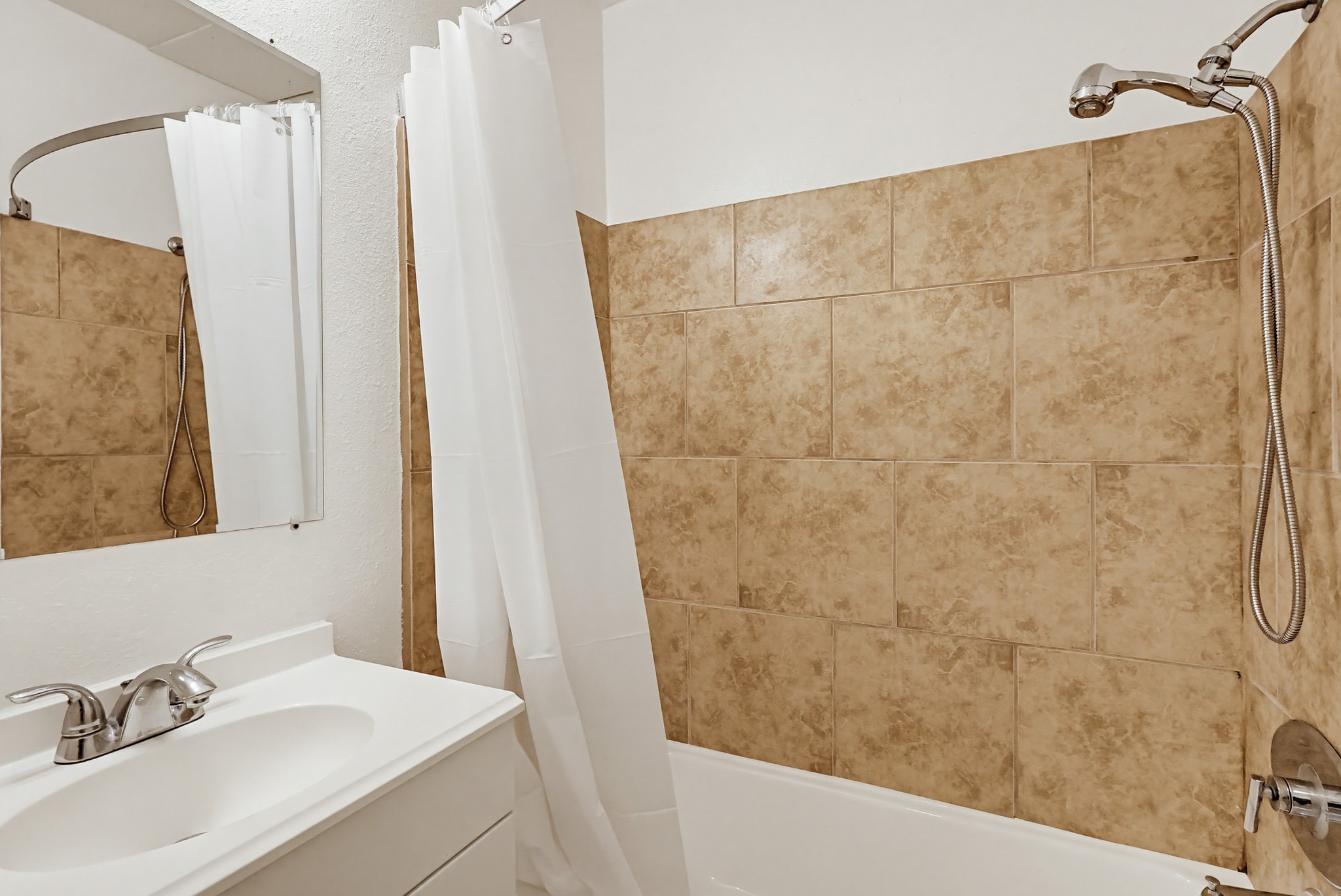 Virtual tour photo 70 of 75 for 537 W Hyde Park Blvd #105