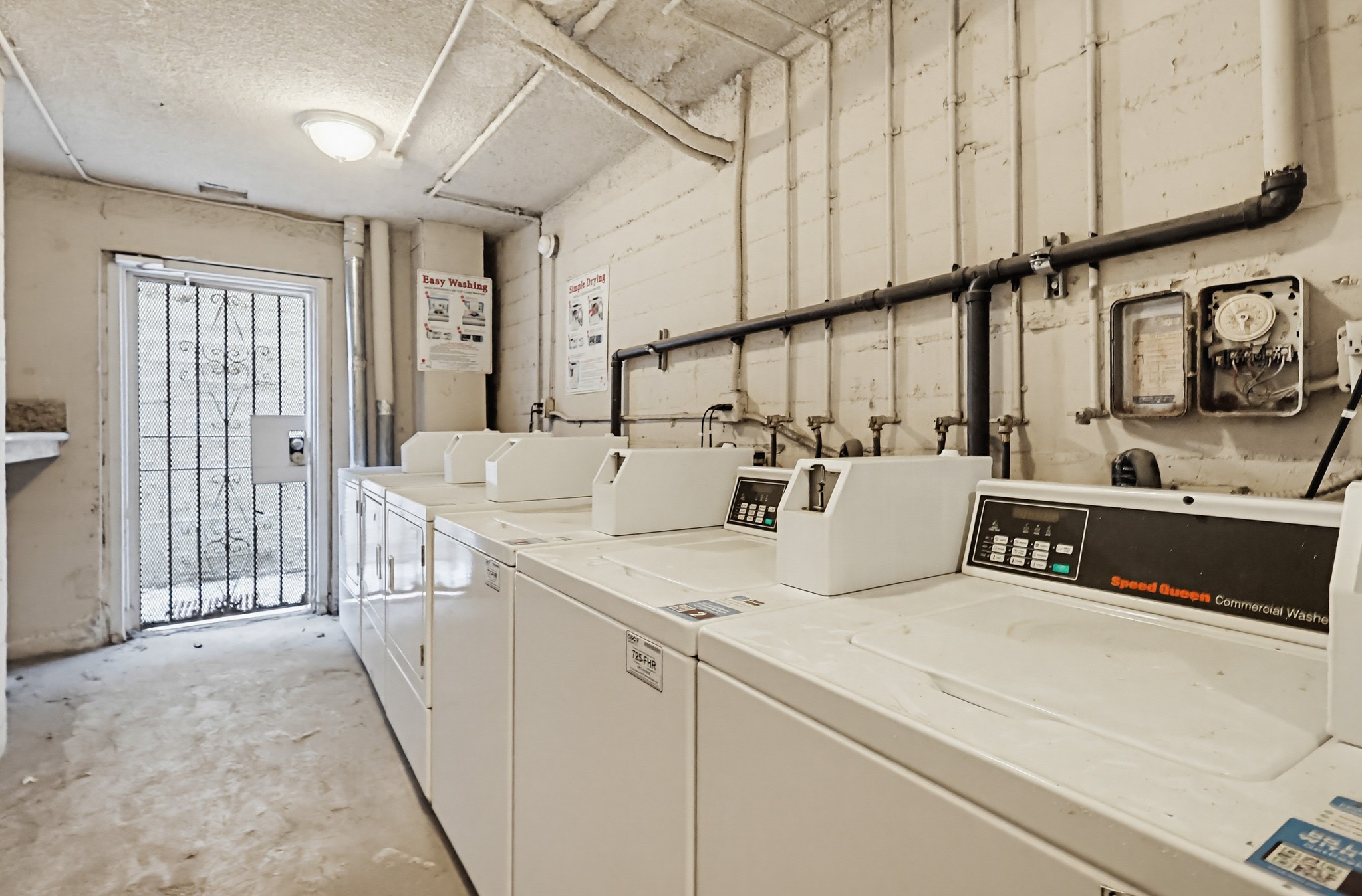 Virtual tour photo 73 of 75 for 537 W Hyde Park Blvd #105