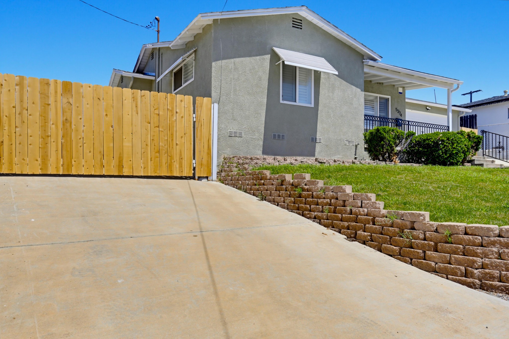 Virtual tour photo 4 of 40 for 5374 Bonita Dr