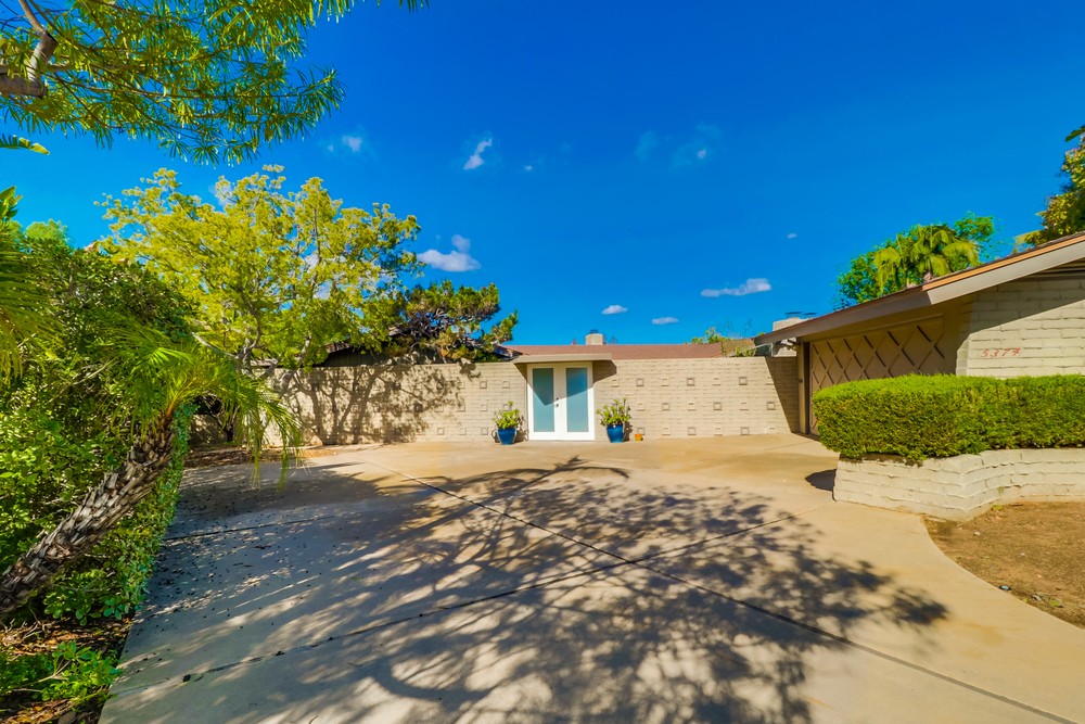 Virtual tour photo 4 of 67 for 5374 Canterbury Dr
