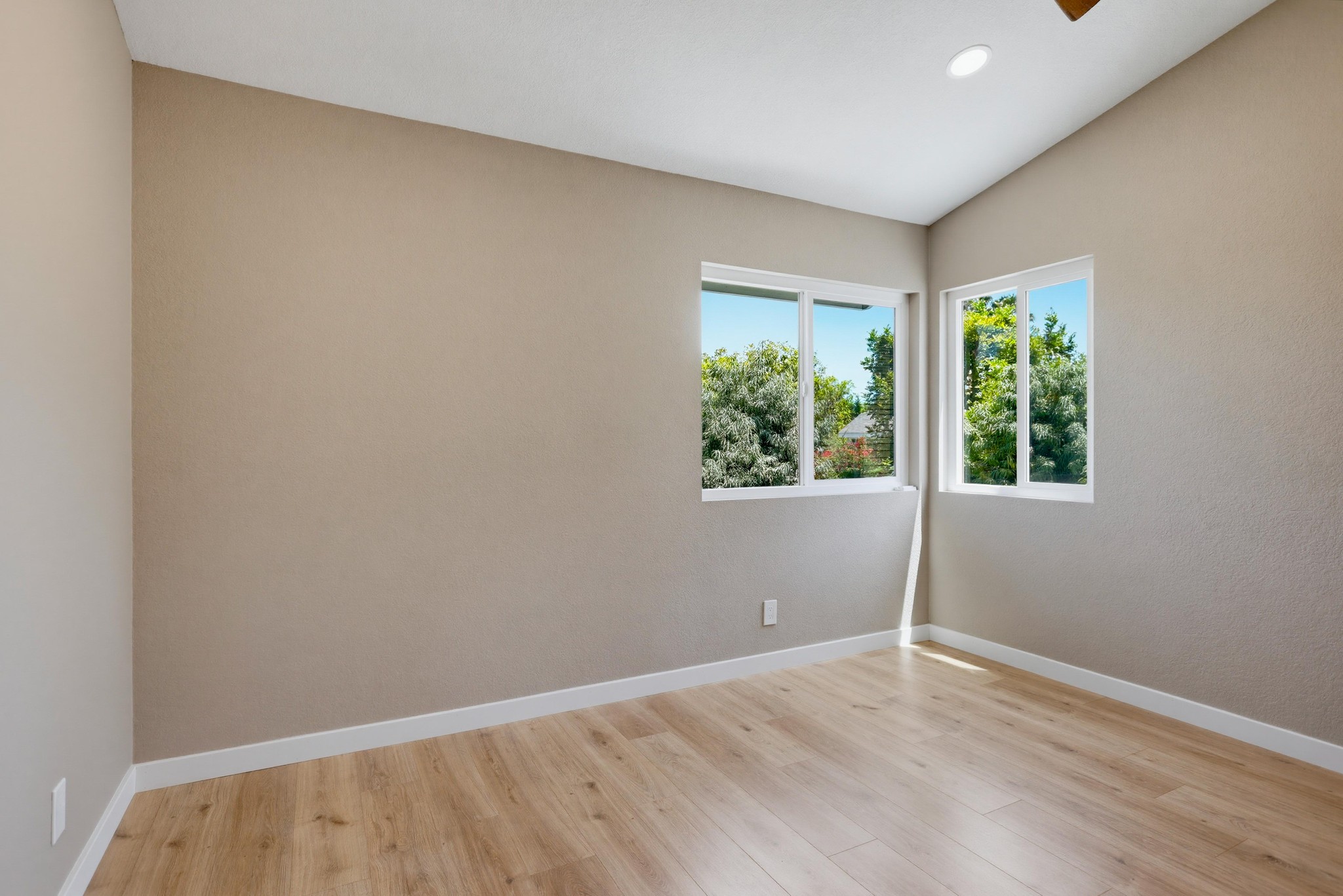 Virtual tour photo 26 of 59 for 54 Sandalwood