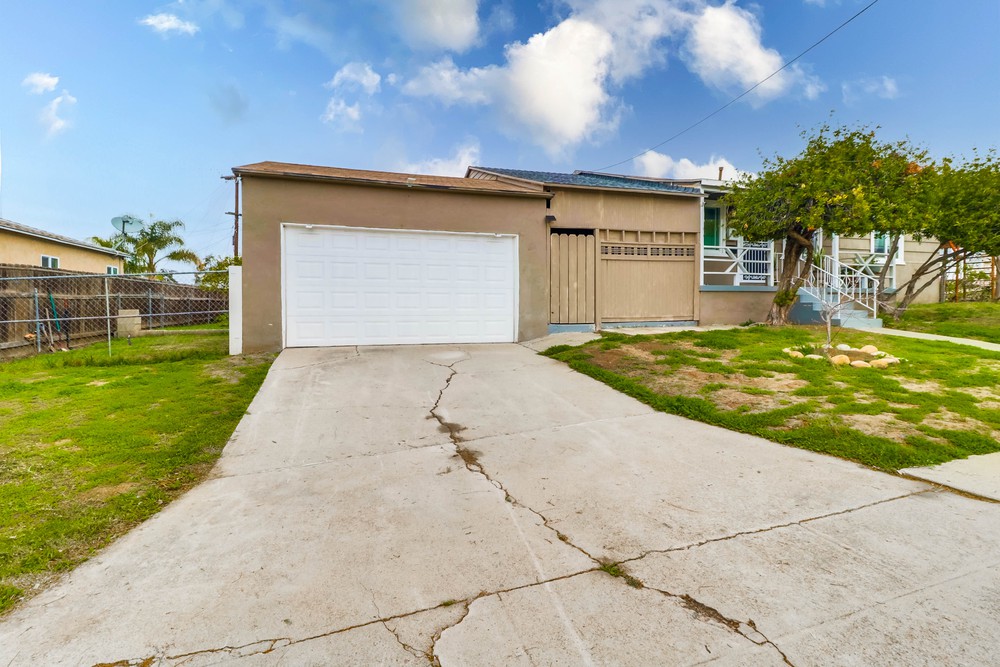 Virtual tour photo 6 of 40 for 5406 Grape St