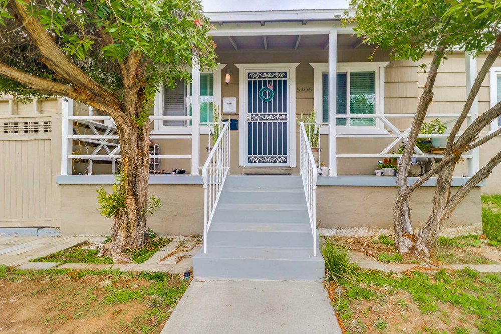Virtual tour photo 8 of 40 for 5406 Grape St