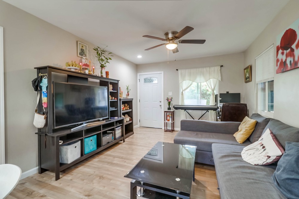 Virtual tour photo 12 of 40 for 5406 Grape St