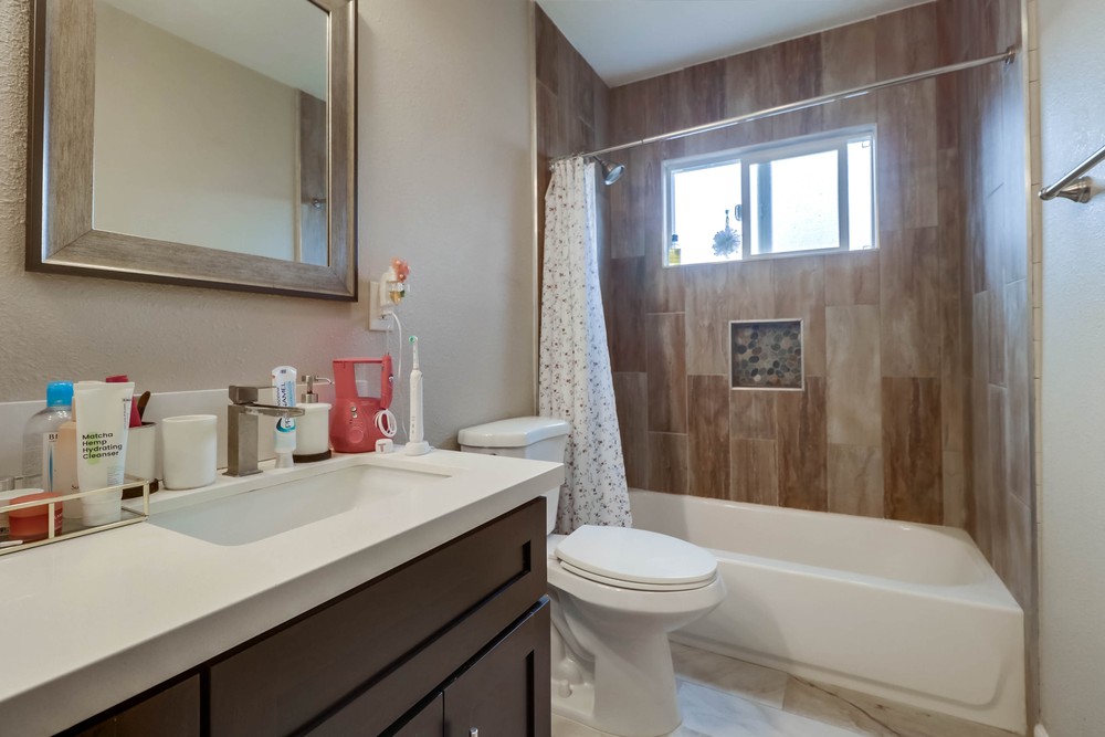 Virtual tour photo 20 of 40 for 5406 Grape St