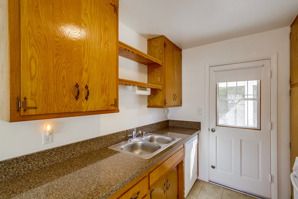 Virtual tour photo 12 of 33 for 5411 Cole St