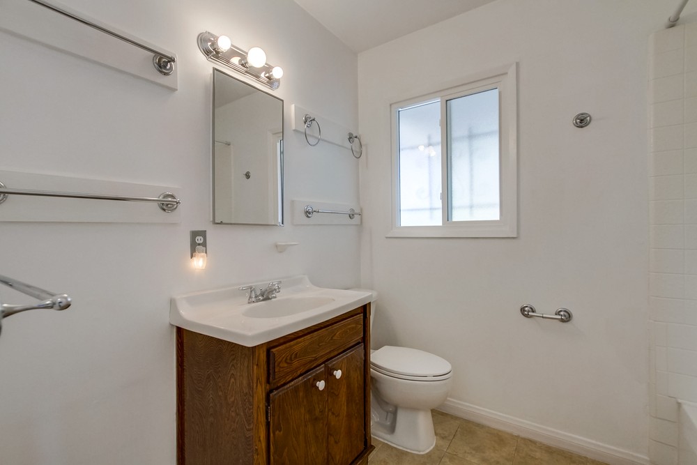 Virtual tour photo 25 of 33 for 5411 Cole St