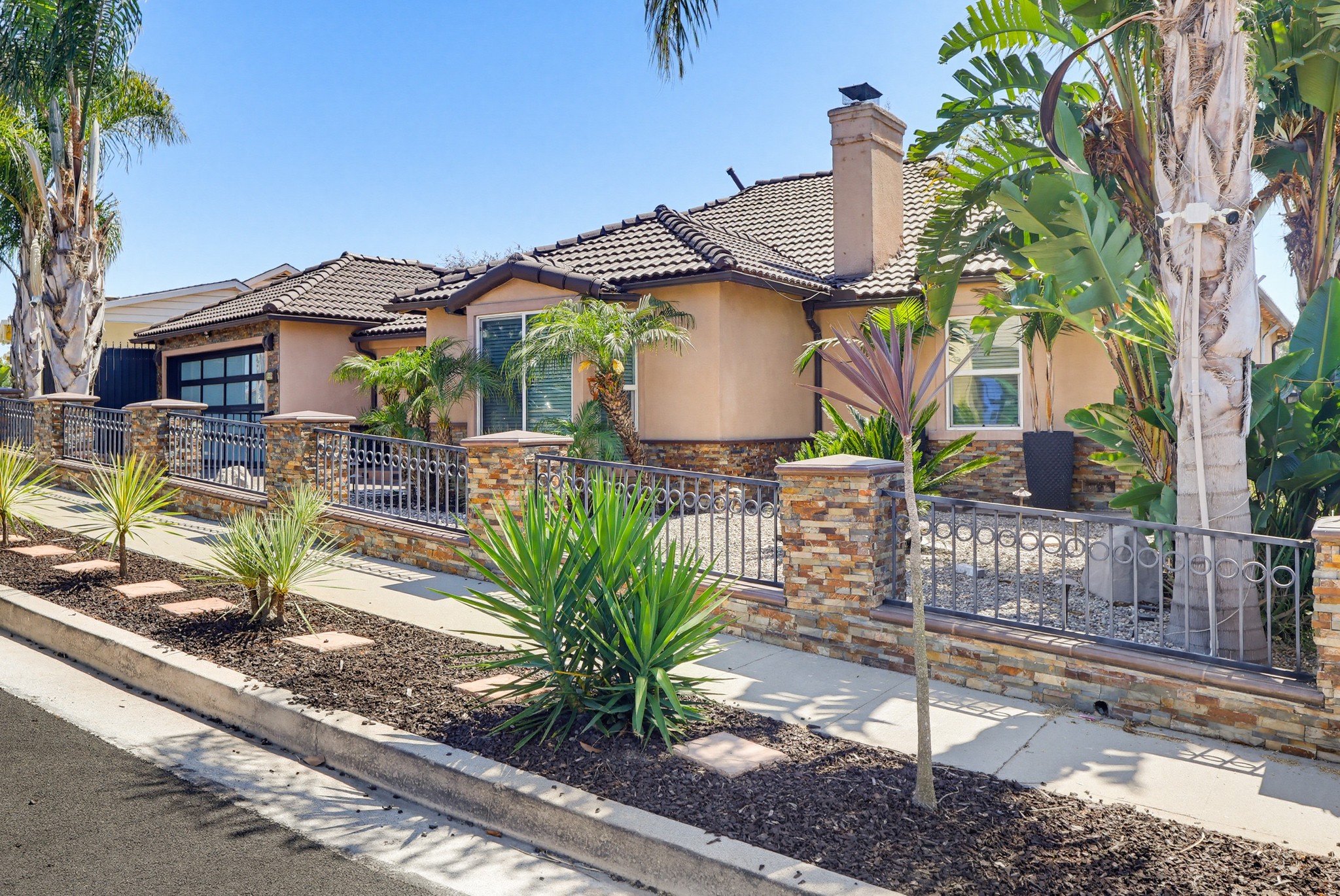 Virtual tour photo 3 of 116 for 5415 Onacrest Dr