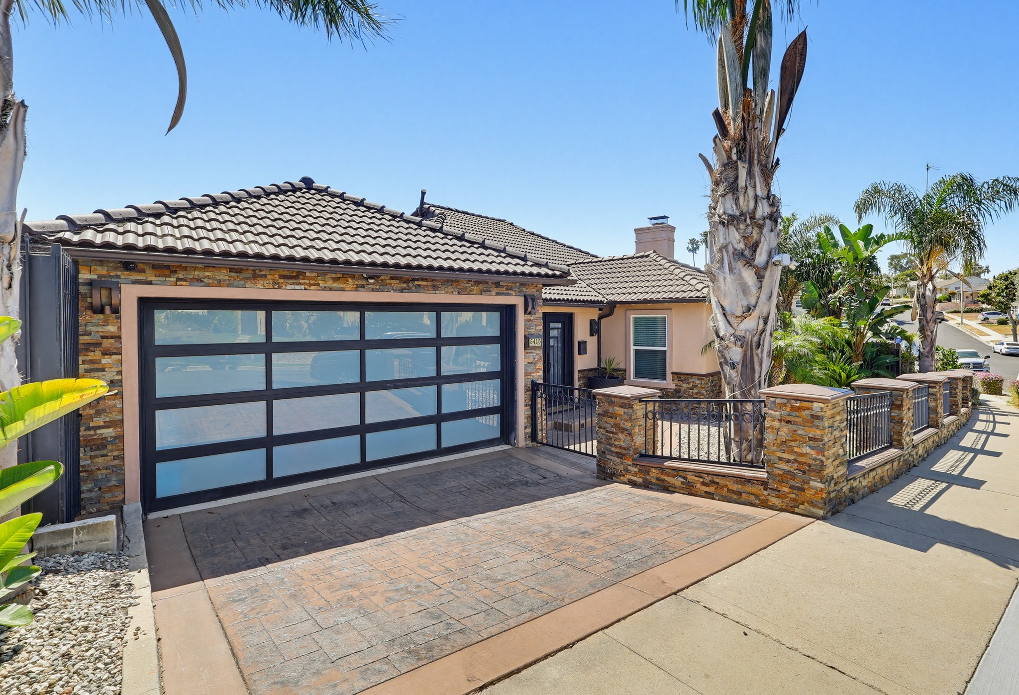 Virtual tour photo 5 of 116 for 5415 Onacrest Dr