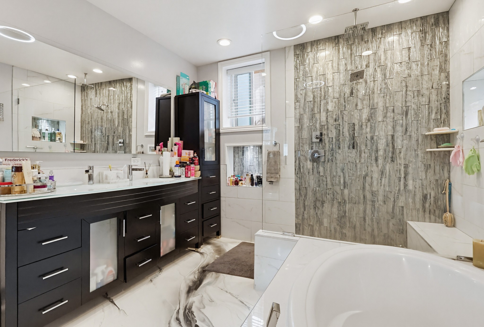 Virtual tour photo 75 of 116 for 5415 Onacrest Dr