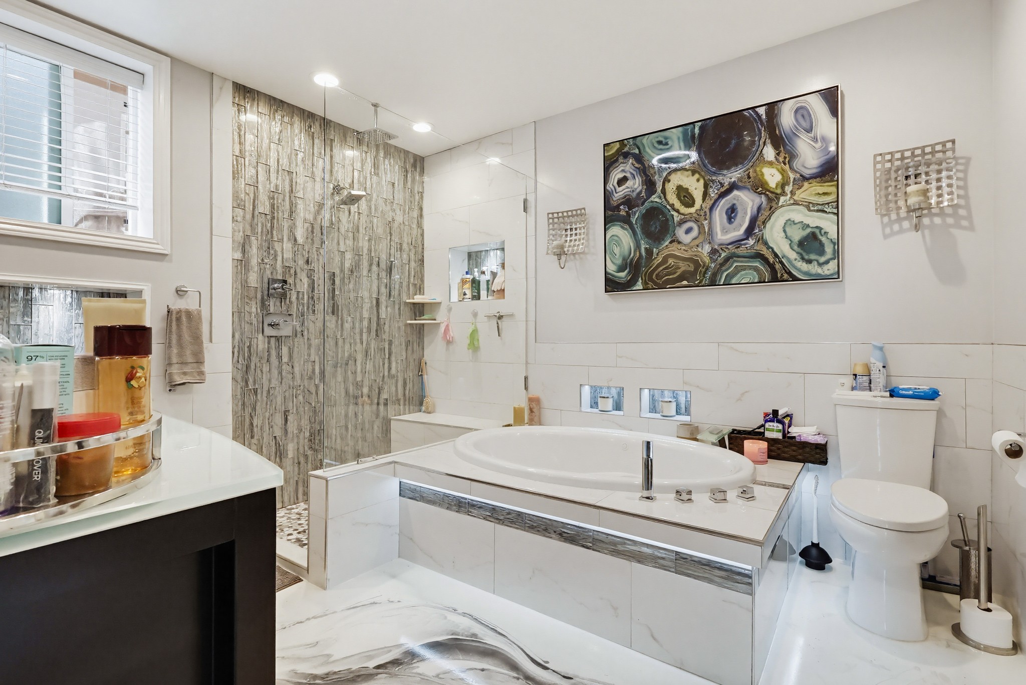 Virtual tour photo 76 of 116 for 5415 Onacrest Dr