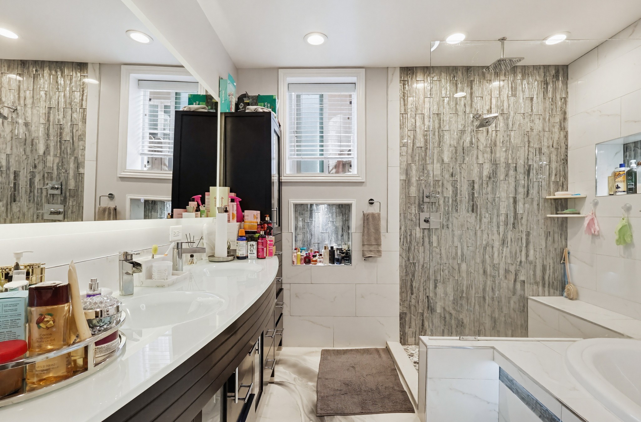 Virtual tour photo 77 of 116 for 5415 Onacrest Dr
