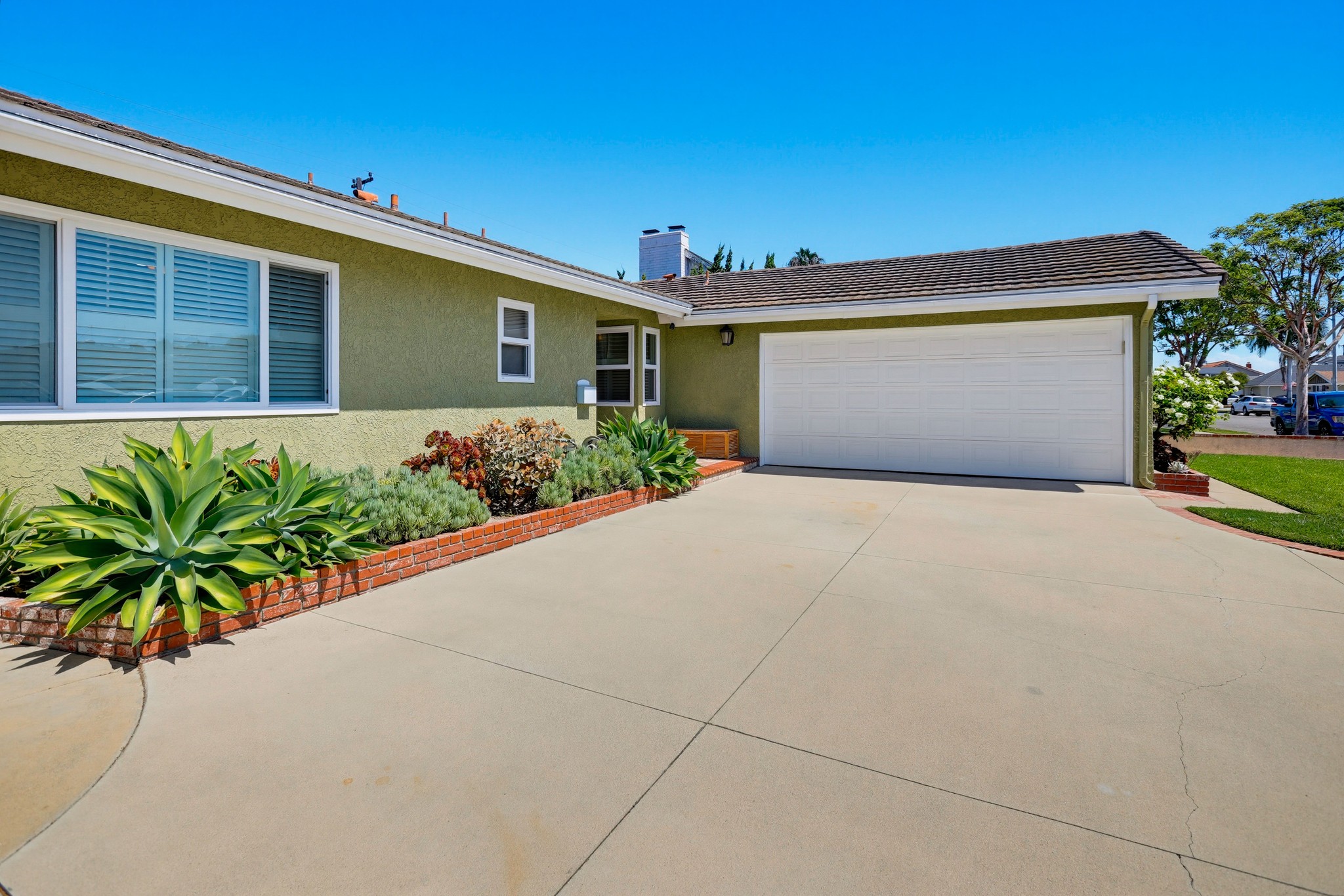 Virtual tour photo 4 of 59 for 5421 Park Ave