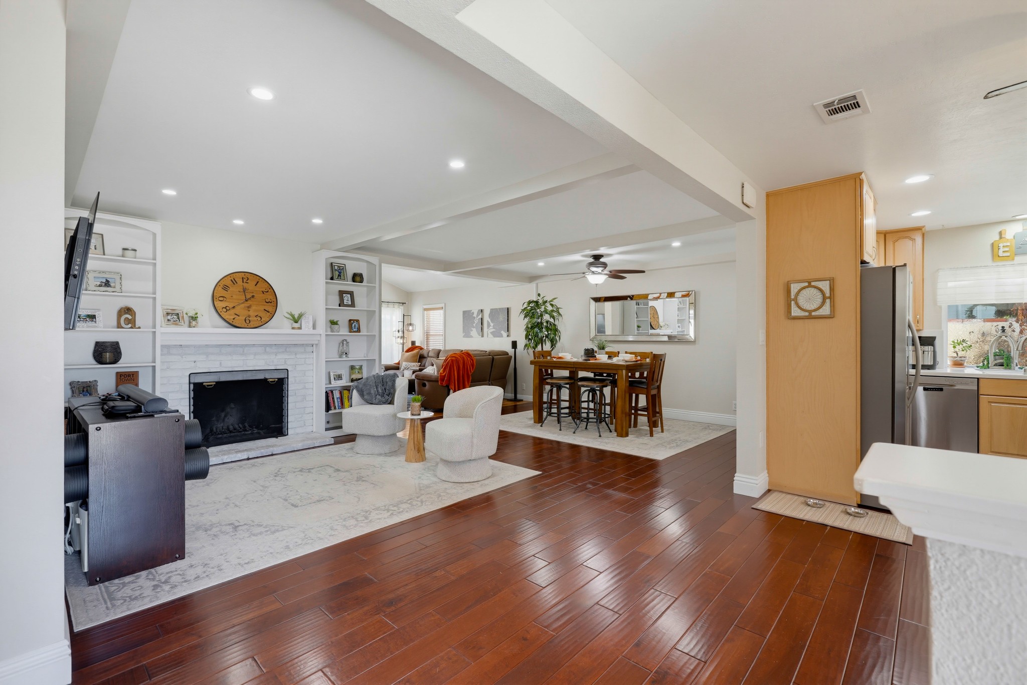 Virtual tour photo 7 of 59 for 5421 Park Ave