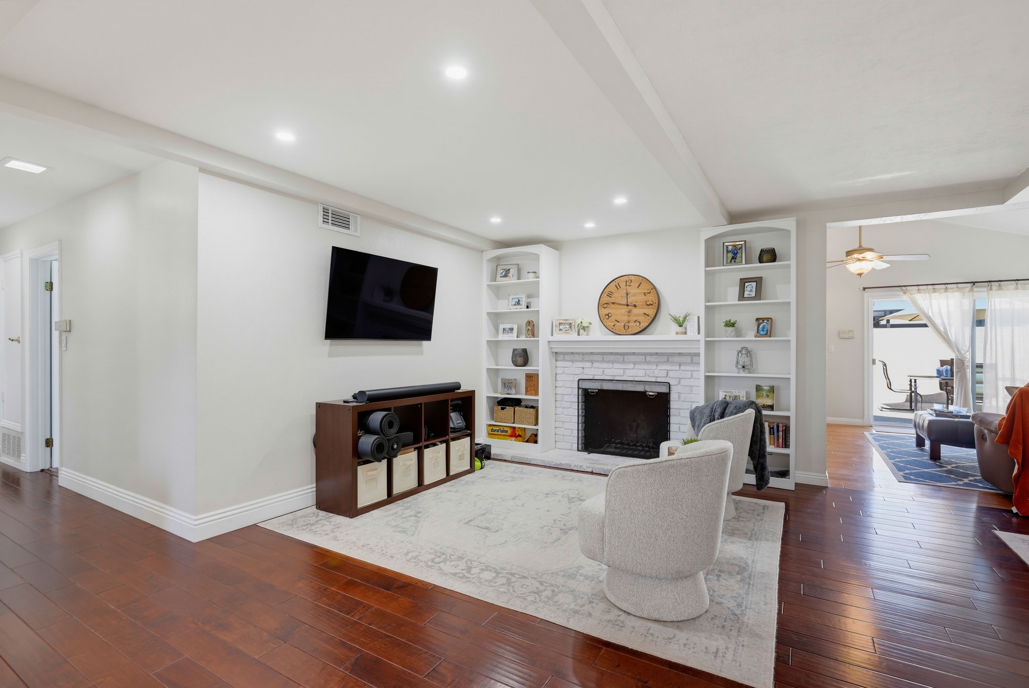 Virtual tour photo 9 of 59 for 5421 Park Ave
