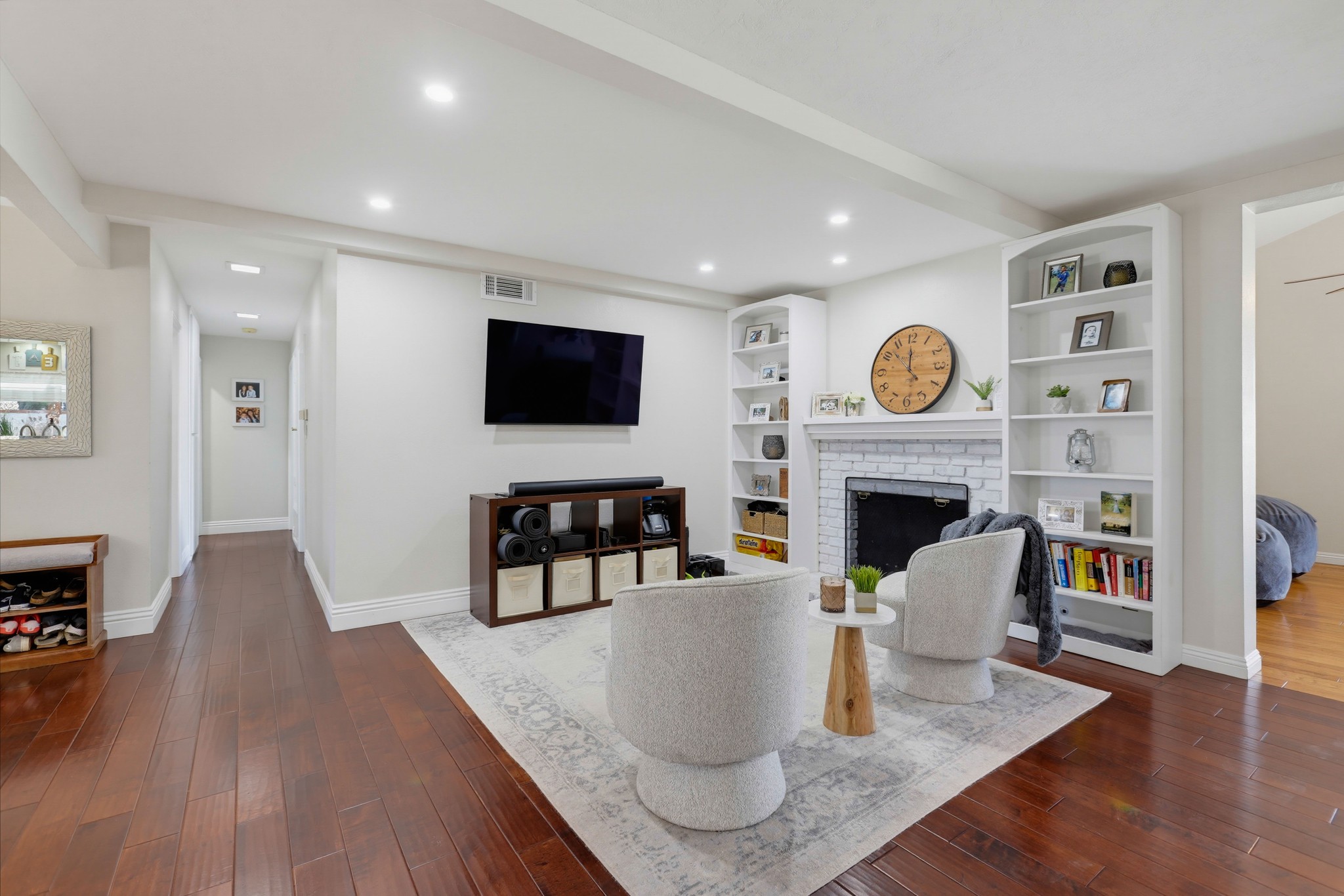 Virtual tour photo 10 of 59 for 5421 Park Ave