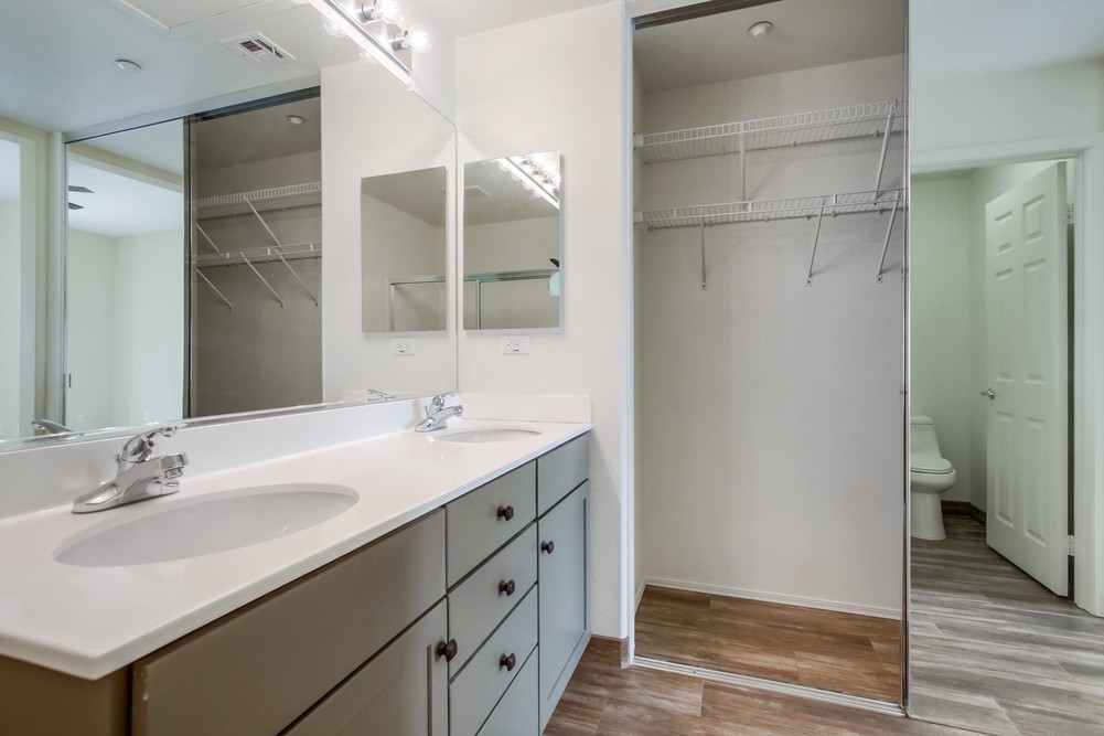 Virtual tour photo 23 of 35 for 5426 Soho View Terrace