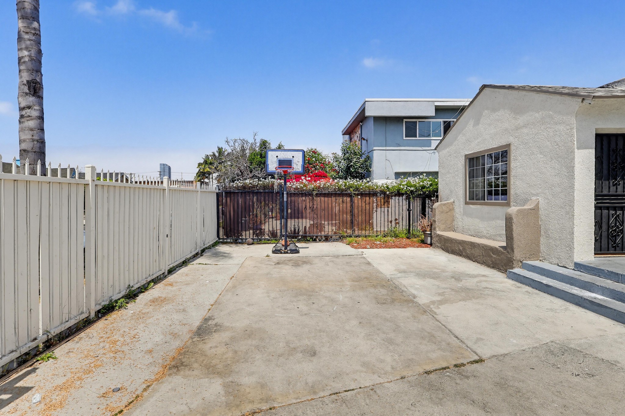 Virtual tour photo 5 of 47 for 5435 Smiley Dr