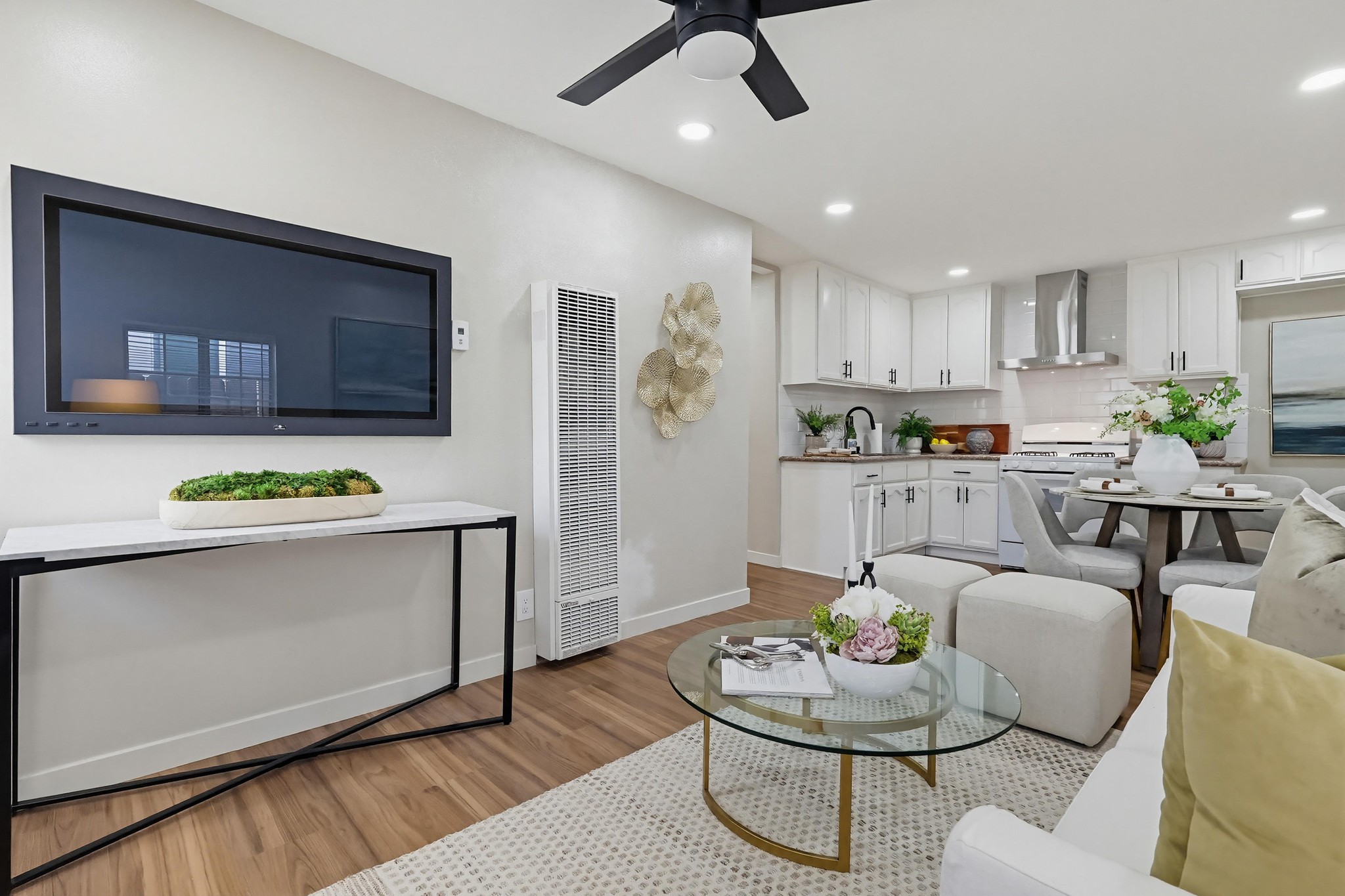 Virtual tour photo 9 of 47 for 5435 Smiley Dr