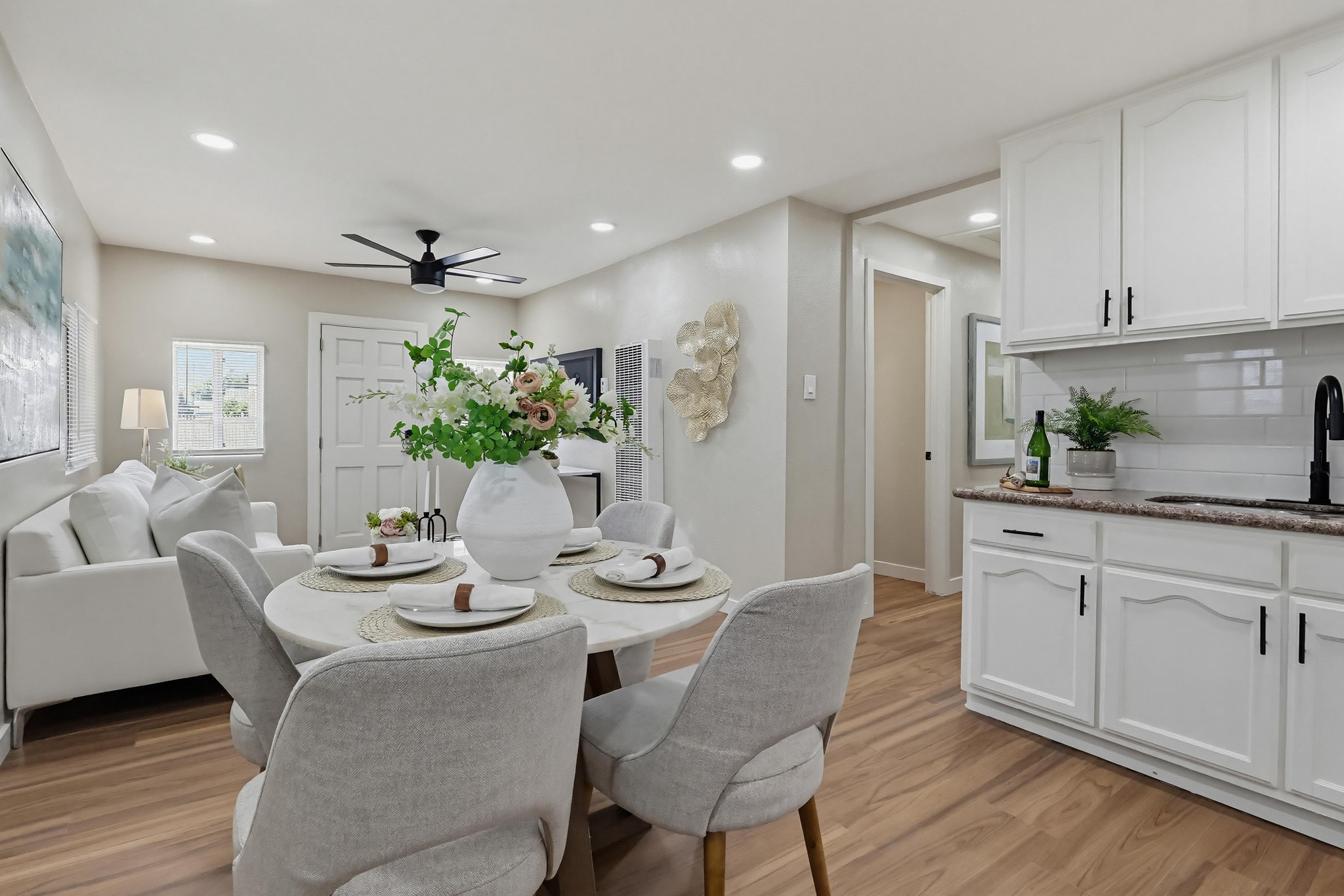 Virtual tour photo 19 of 47 for 5435 Smiley Dr