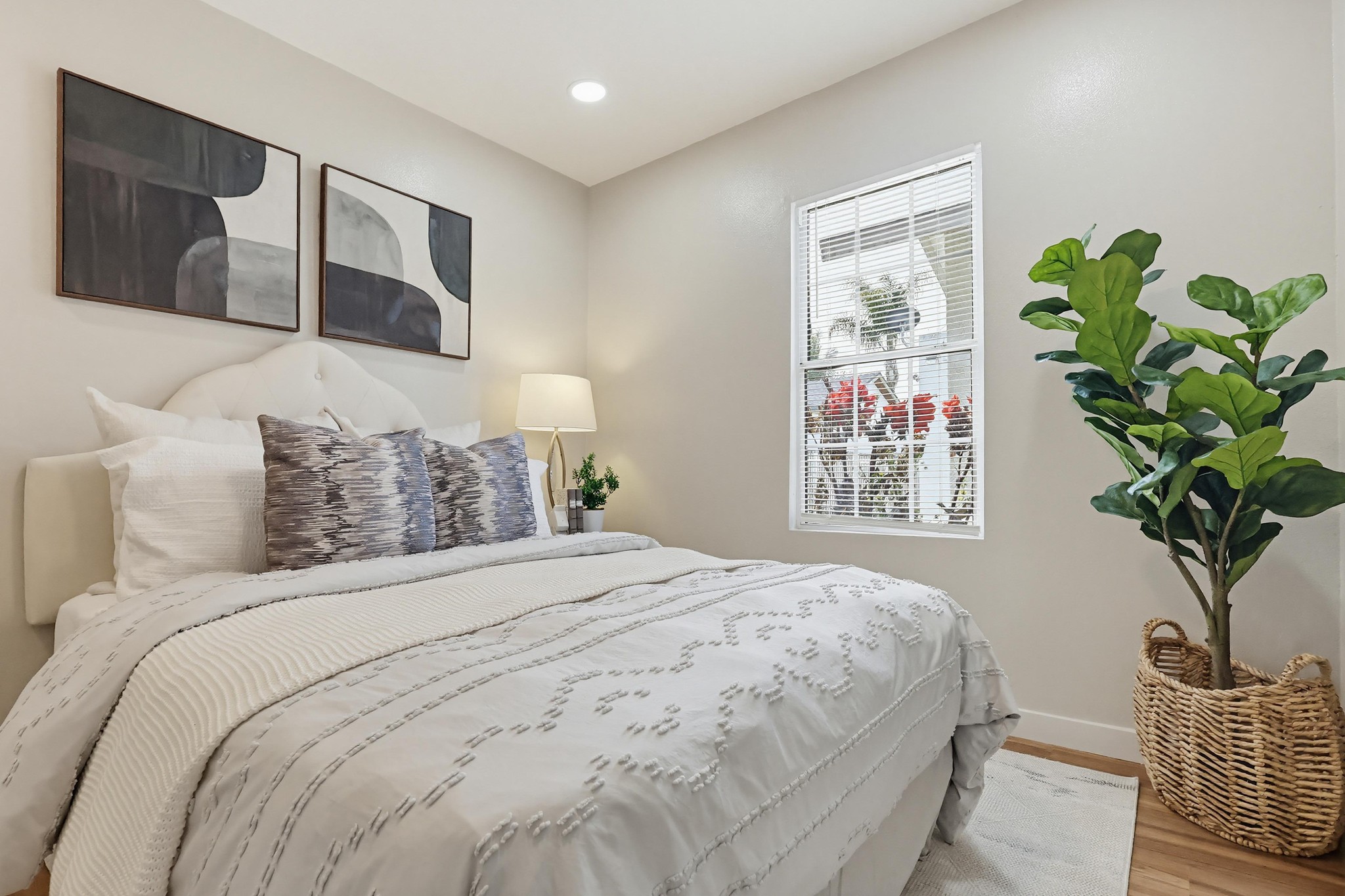 Virtual tour photo 26 of 47 for 5435 Smiley Dr