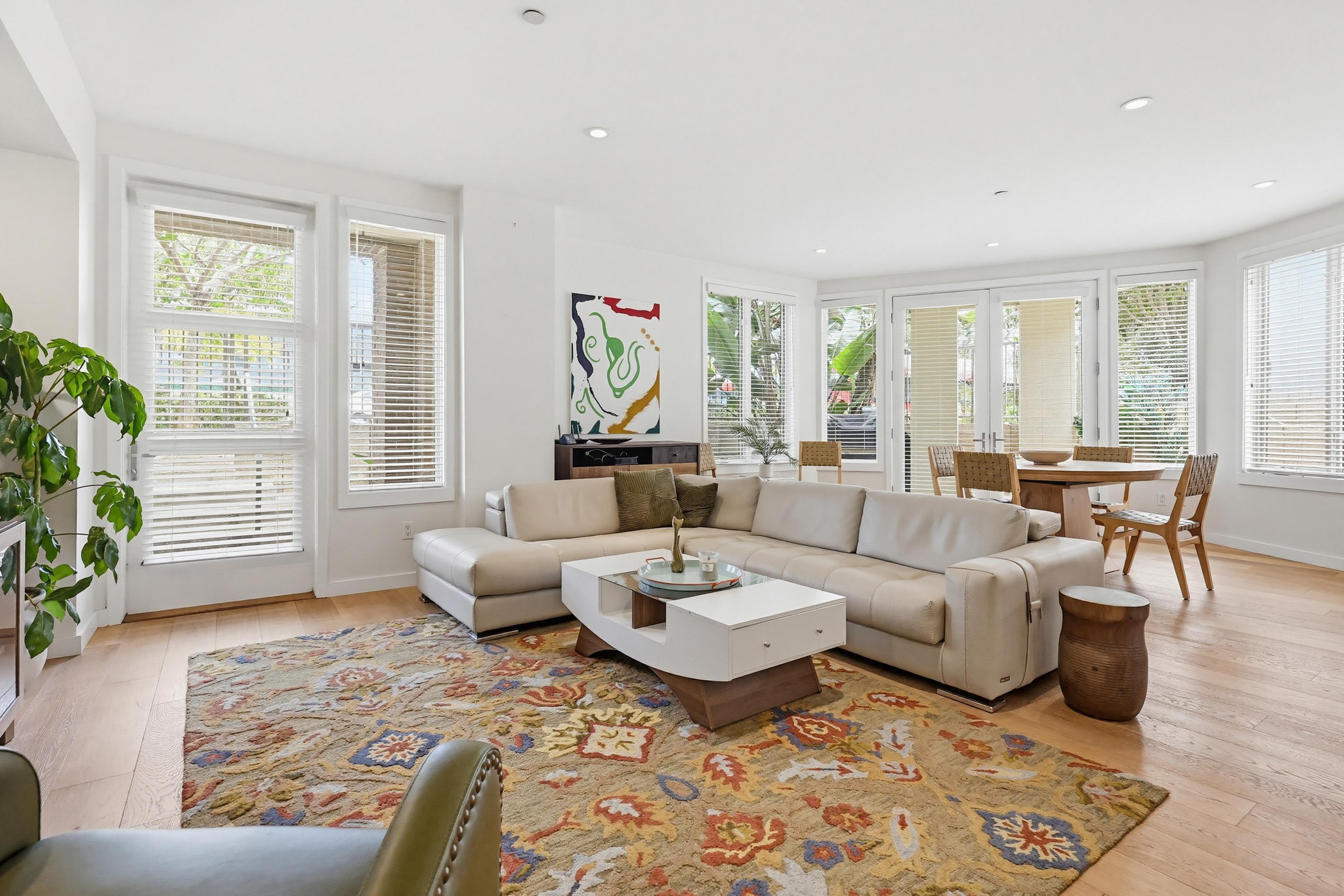 Virtual tour photo 18 of 66 for 5440 La Jolla Blvd