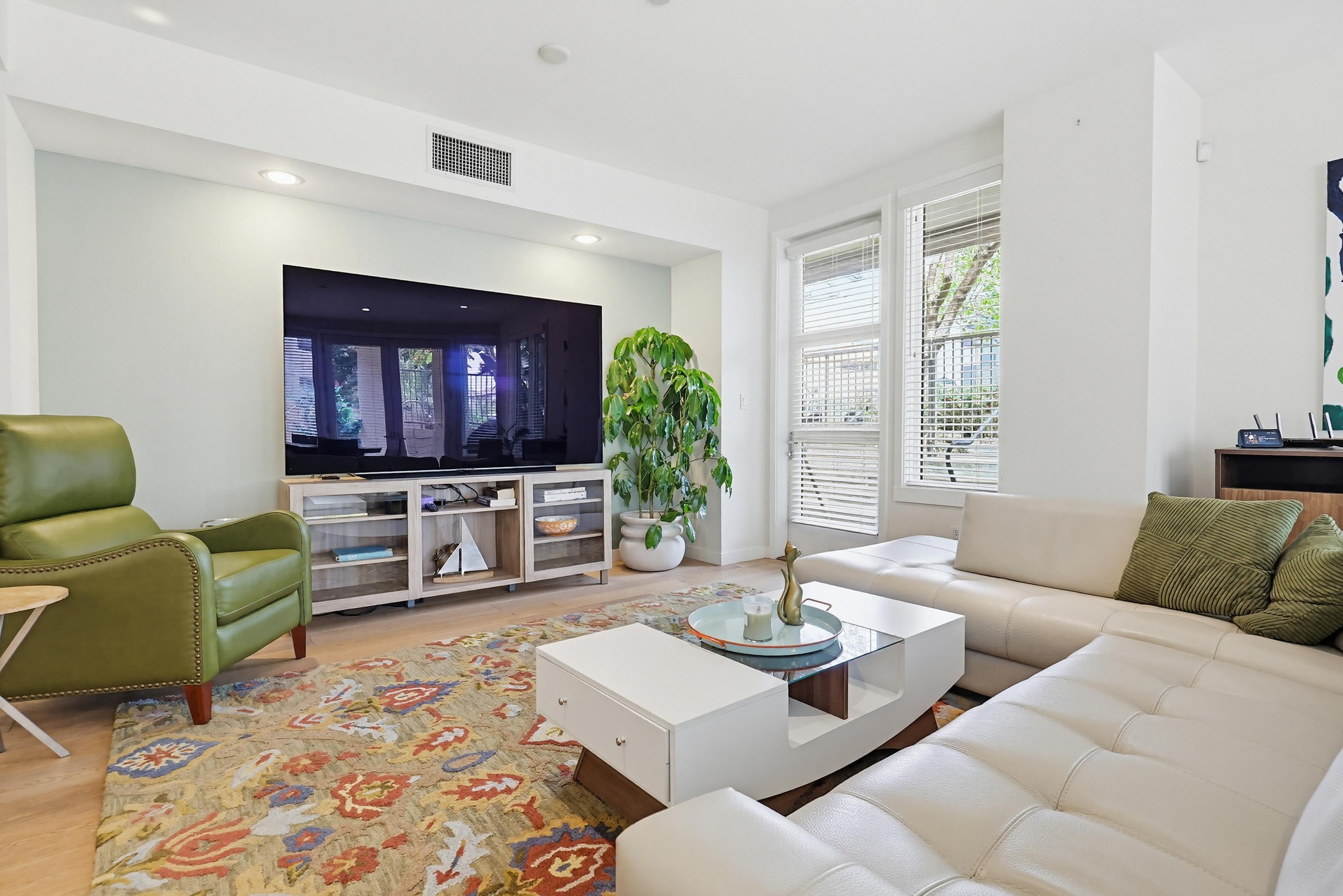 Virtual tour photo 19 of 66 for 5440 La Jolla Blvd