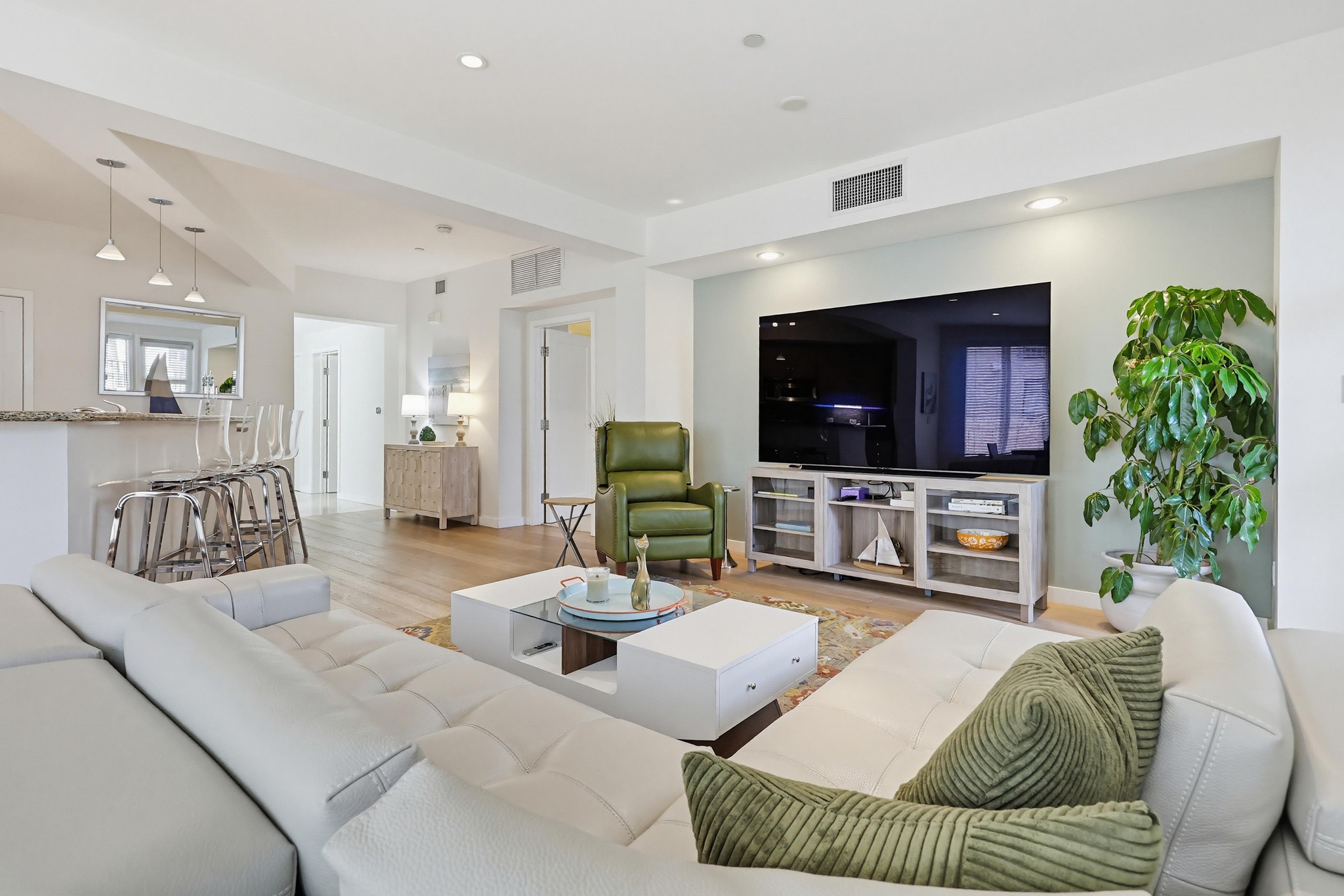 Virtual tour photo 21 of 66 for 5440 La Jolla Blvd